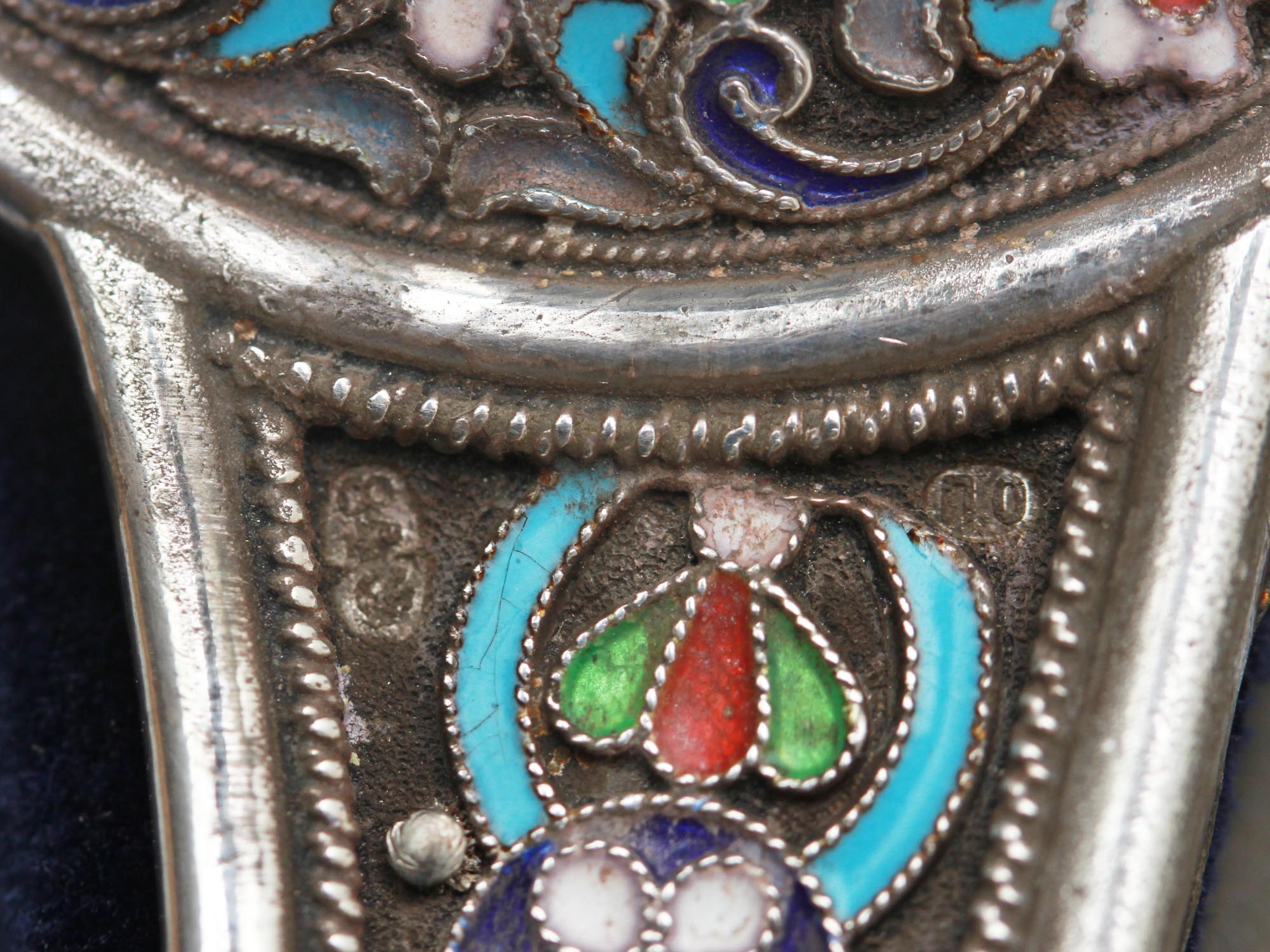 A RUSSIAN SILVER AND CLOISONNE ENAMEL FRAME PIC-5