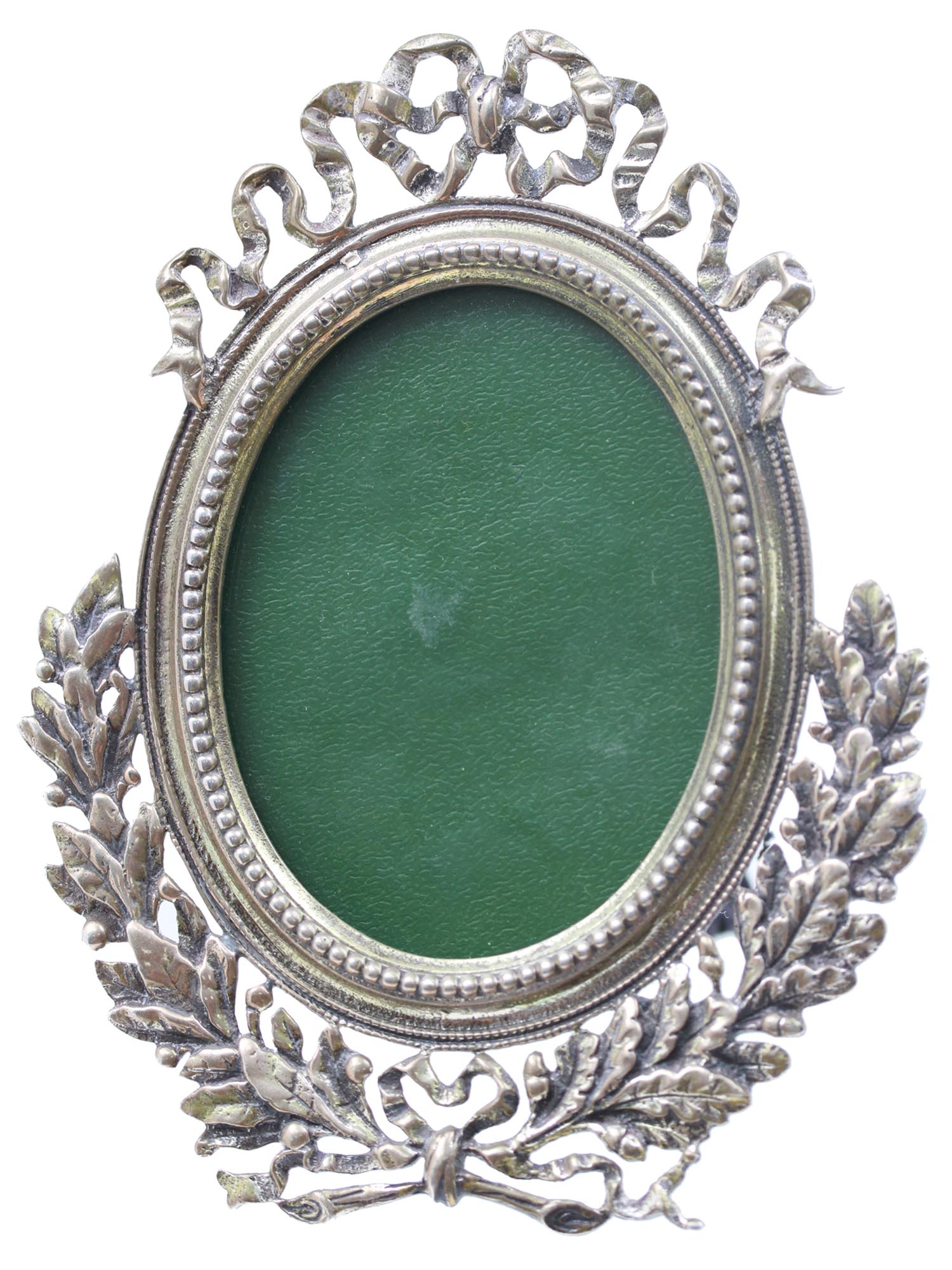 A VINTAGE RELIEF ROUND SILVER PHOTO PICTURE FRAME PIC-0