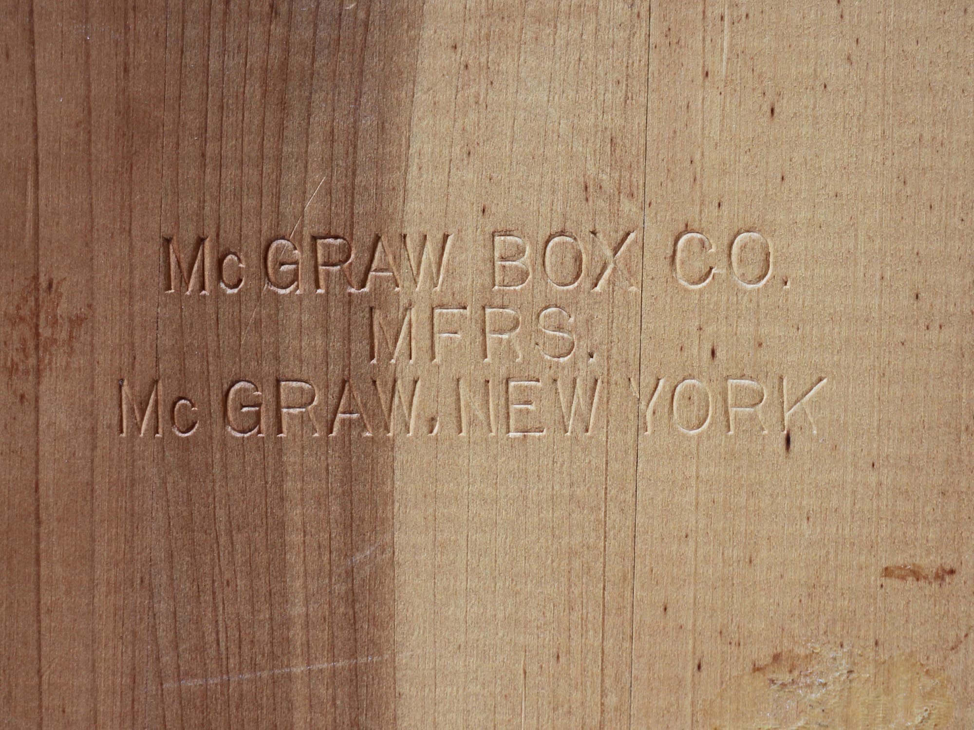 A VINTAGE MCGRAW WOOD CEDAR JEWELRY BOX PIC-7