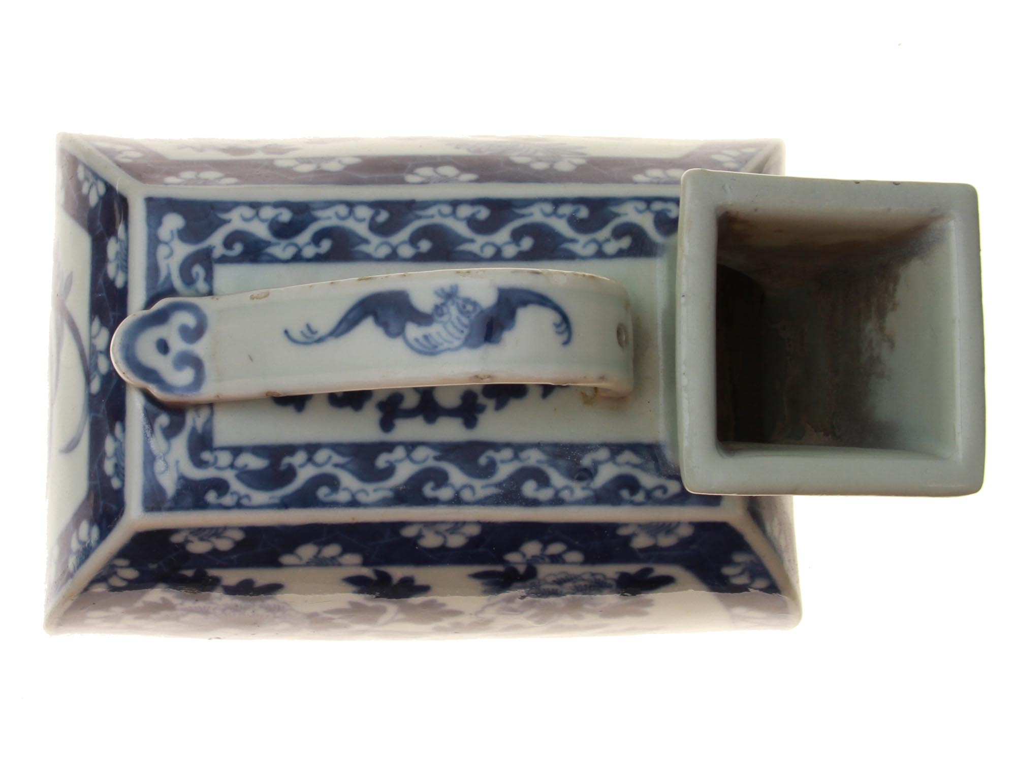 AN ANTIQUE CHINESE PORCELAIN URINAL 18TH -19TH C. PIC-4