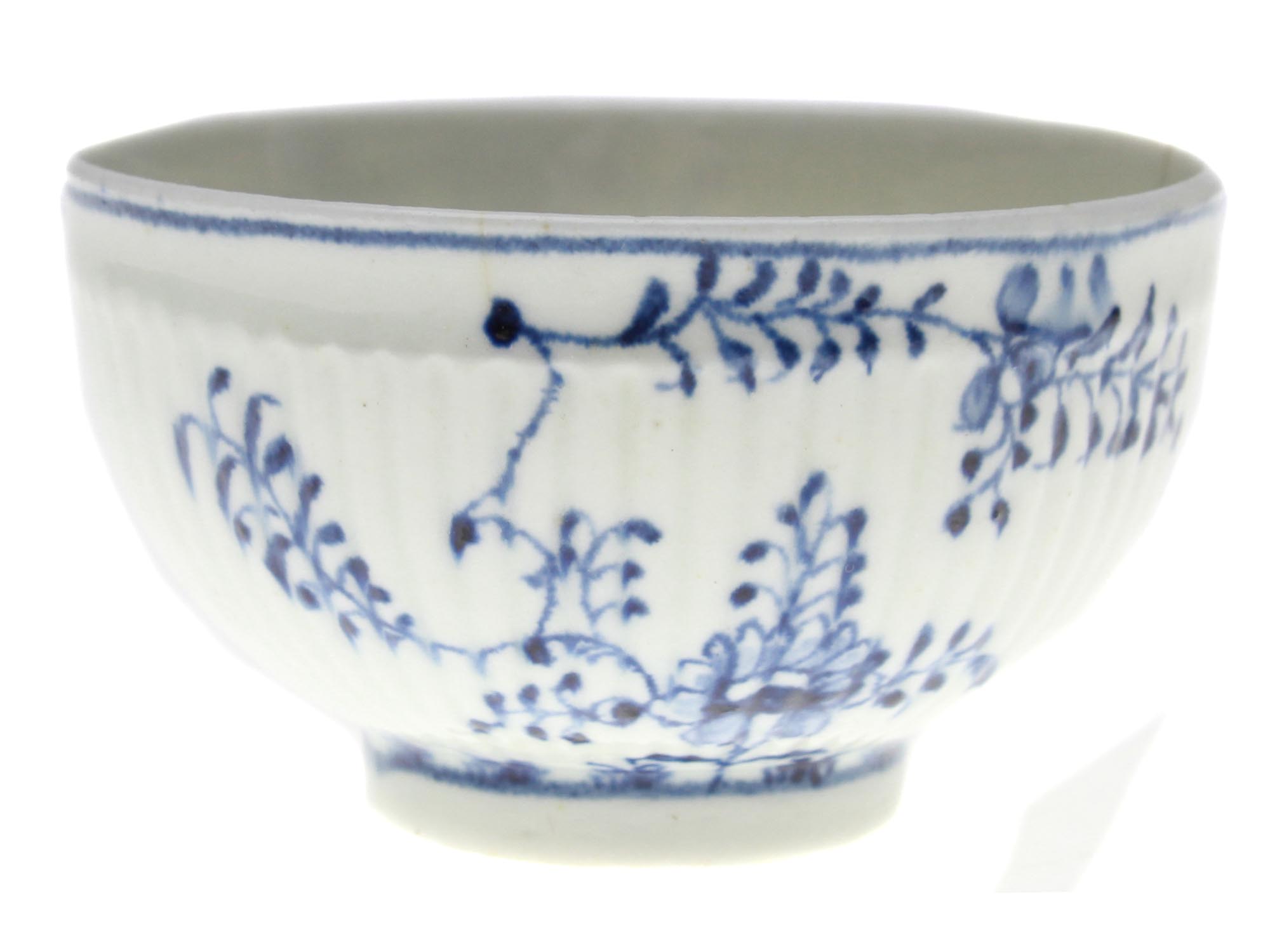 AN ANTIQUE CHINESE BLUE FLUTED BOWL, 18TH CEN. PIC-0