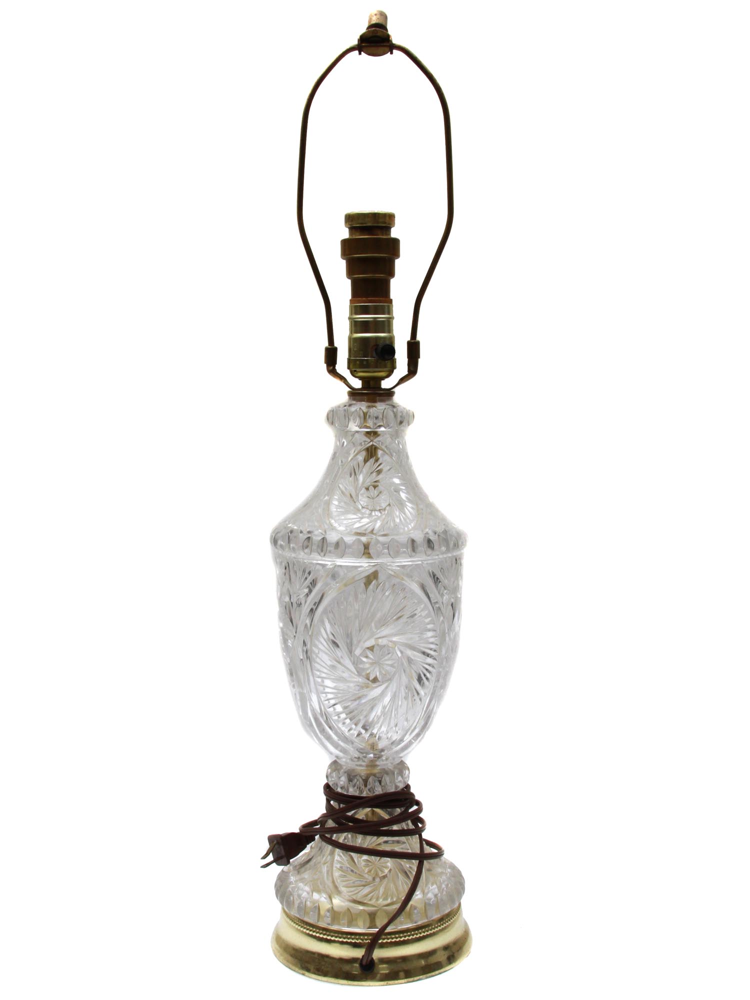 A VINTAGE CRYSTAL CUT GLASS TABLE LAMP PIC-0