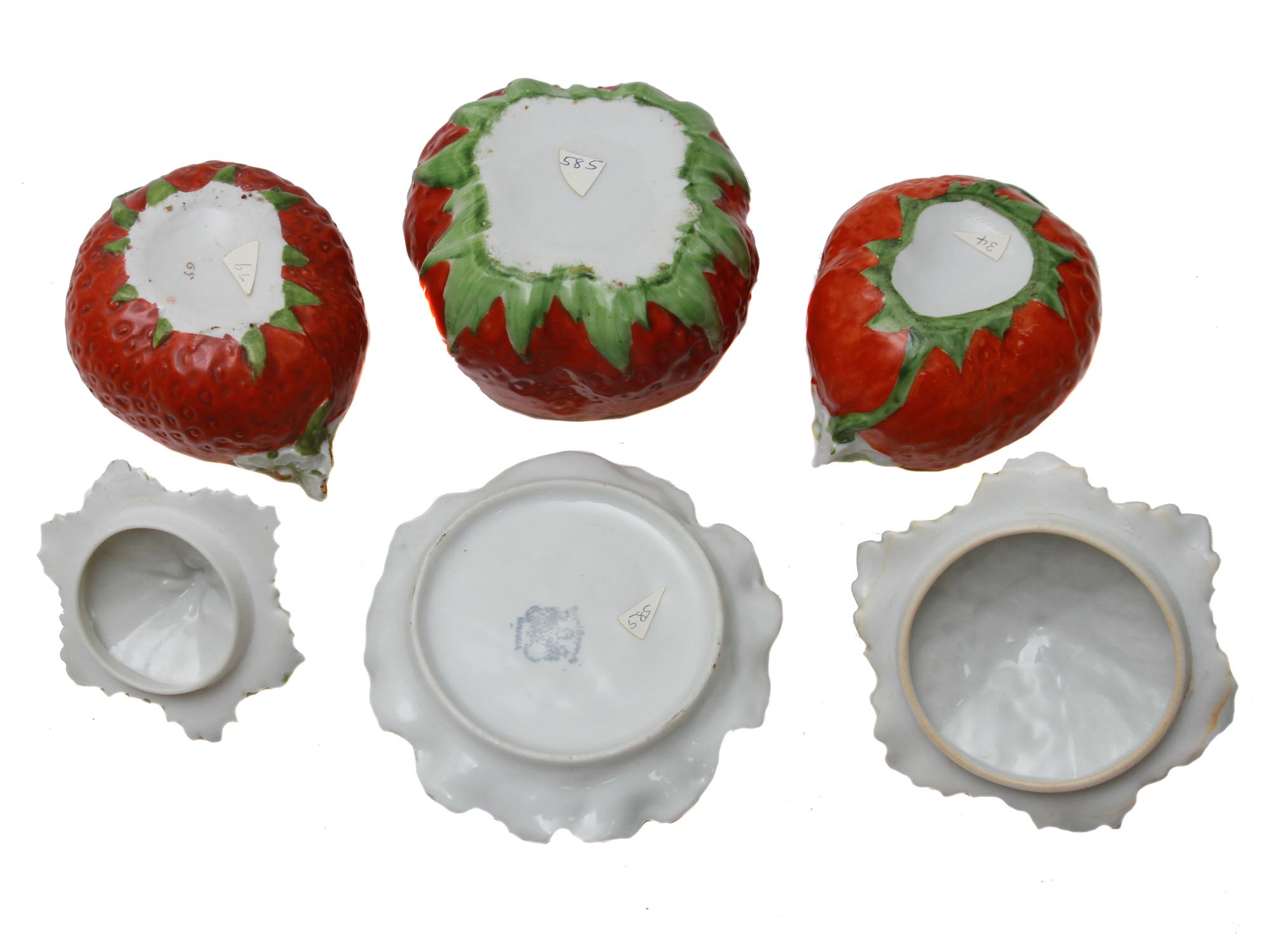 A ROYAL BAYREUTH STRAWBERRY PORCELAIN SET PIC-4