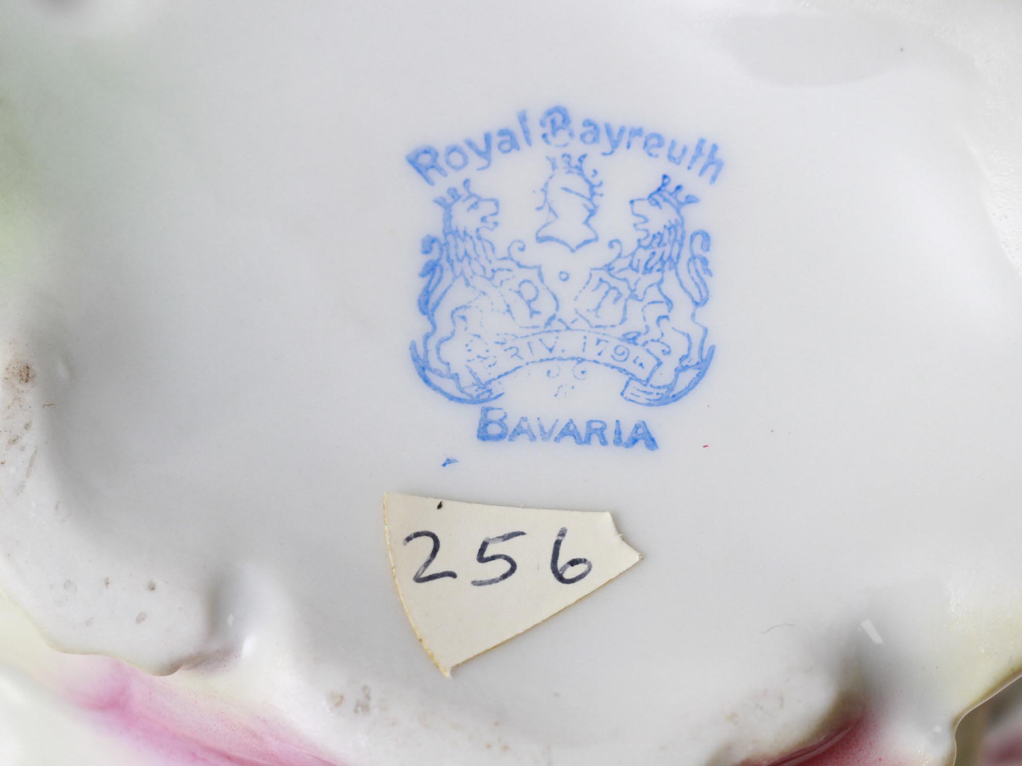 ROYAL BAYREUTH PORCELAIN CHRYSANTHEMUM TWO PIECES PIC-6