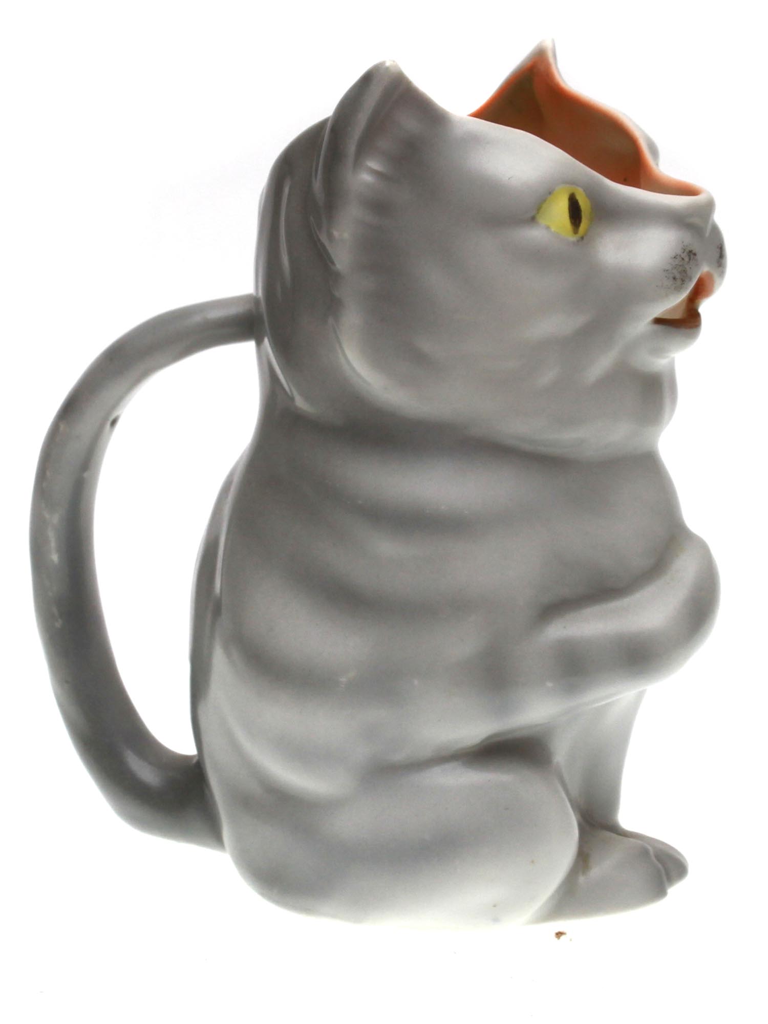 A VINTAGE ROYAL BAYREUTH PORCELAIN CAT CREAMER PIC-0