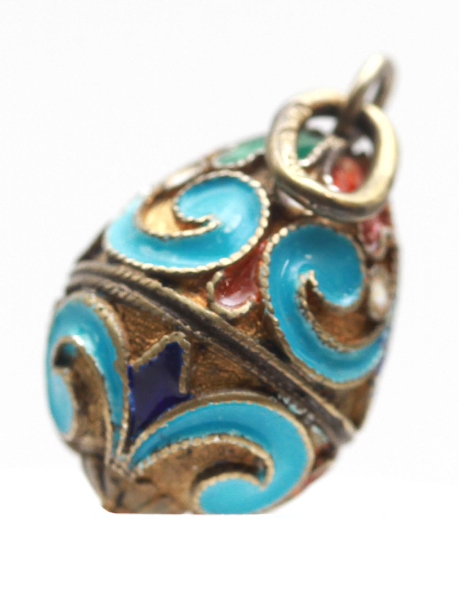 A RUSSIAN SILVER AND ENAMEL EASTER EGG PENDANT PIC-2