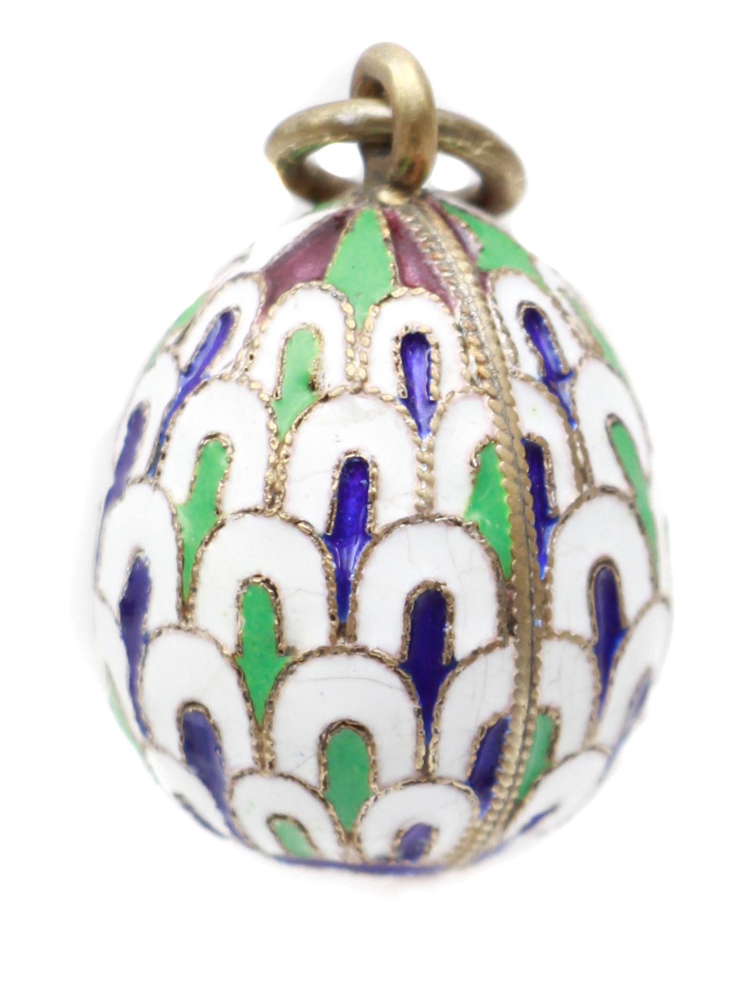 A RUSSIAN SILVER AND ENAMEL EASTER EGG PENDANT PIC-1