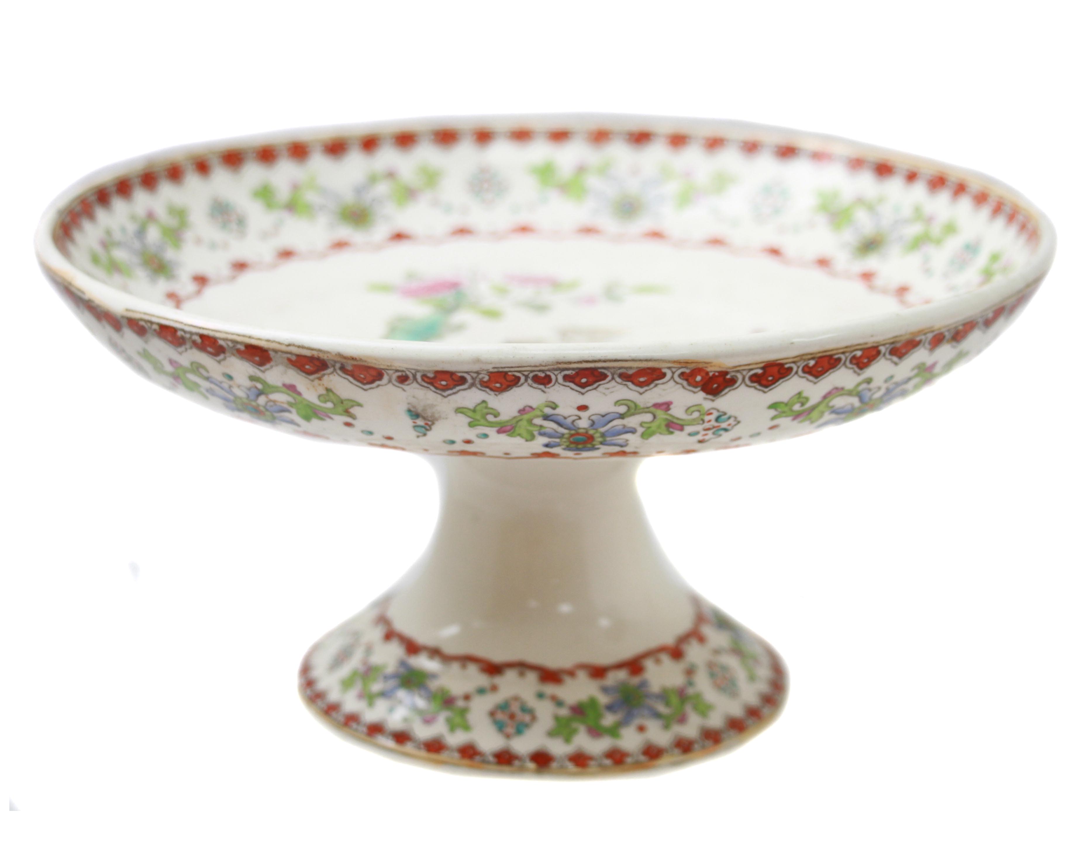 A VINTAGE ASIAN FOOTED PORCELAIN CANDY DISH PIC-0