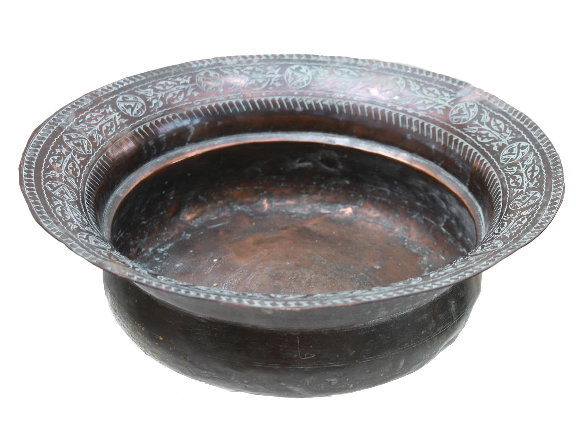 AN ANTIQUE SYRIAN ENGRAVED COPPER BOWL PIC-0