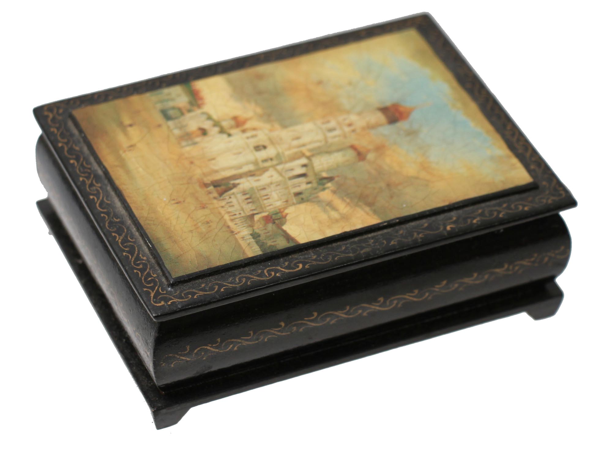 A VINTAGE RUSSIAN WOODEN LACQUERED BOX PIC-0