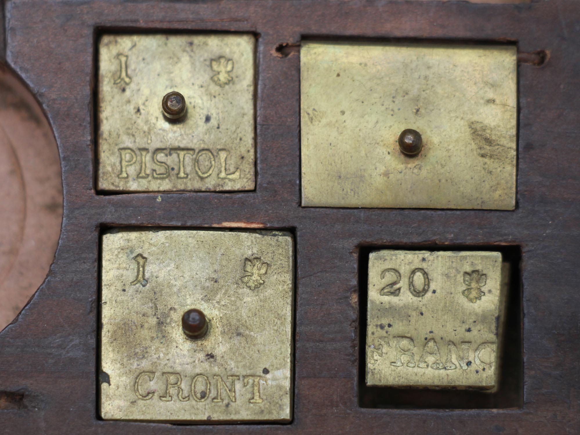 AN ANTIQUE GERMAN COIN SCALE WITH A BOX CA. 1800 PIC-4