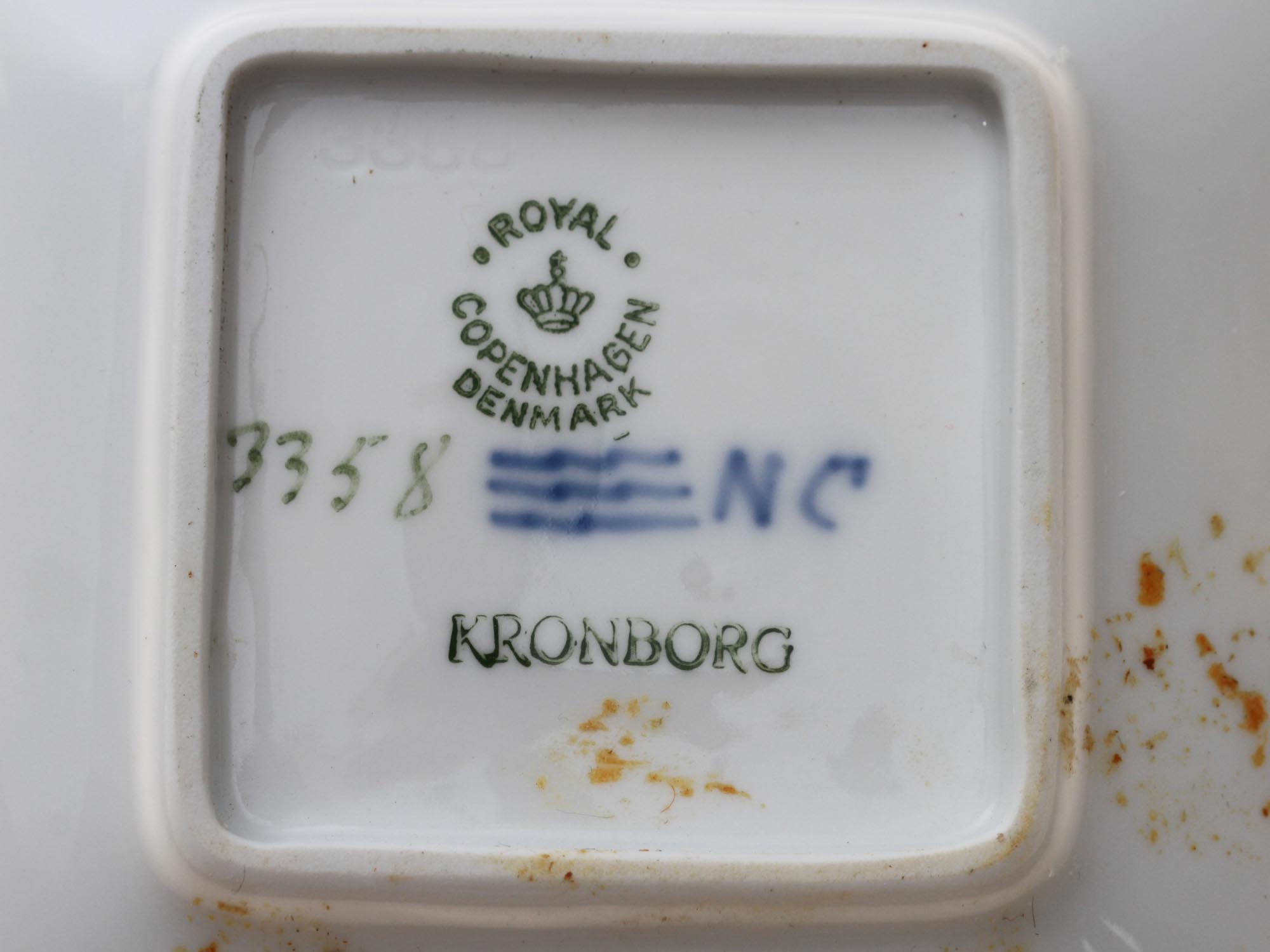 A DANISH ROYAL COPENHAGEN KRONBORG PORCELAIN DISH PIC-3