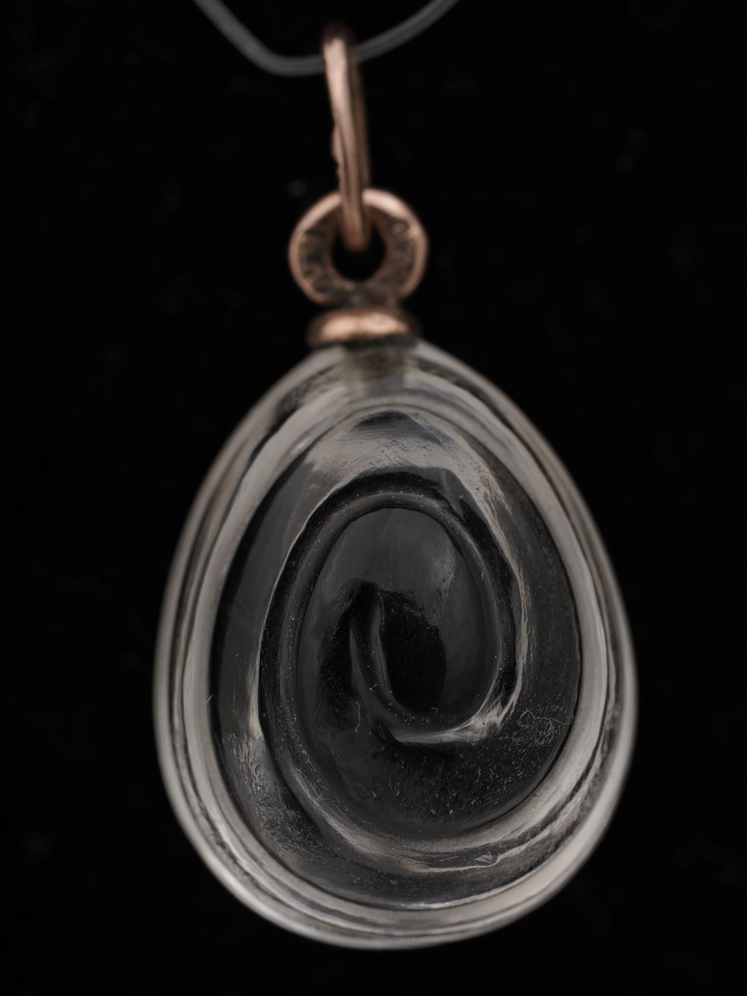 A RUSSIAN EGG SHAPED GEMSTONE CARVED PENDANT PIC-1