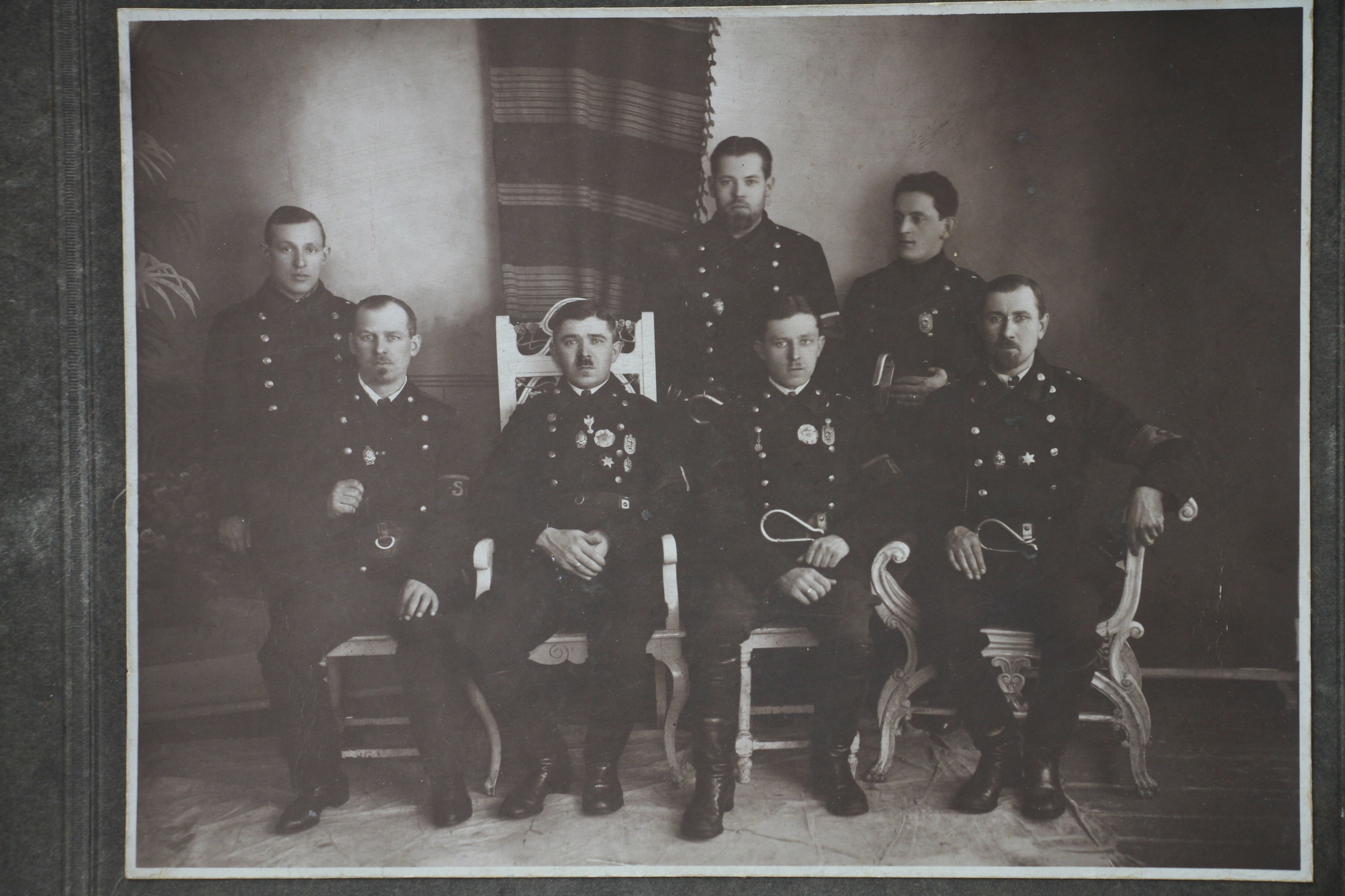 A VINTAGE PHOTOGRAPH OF POLICE SQUAD CA. 1900 PIC-1