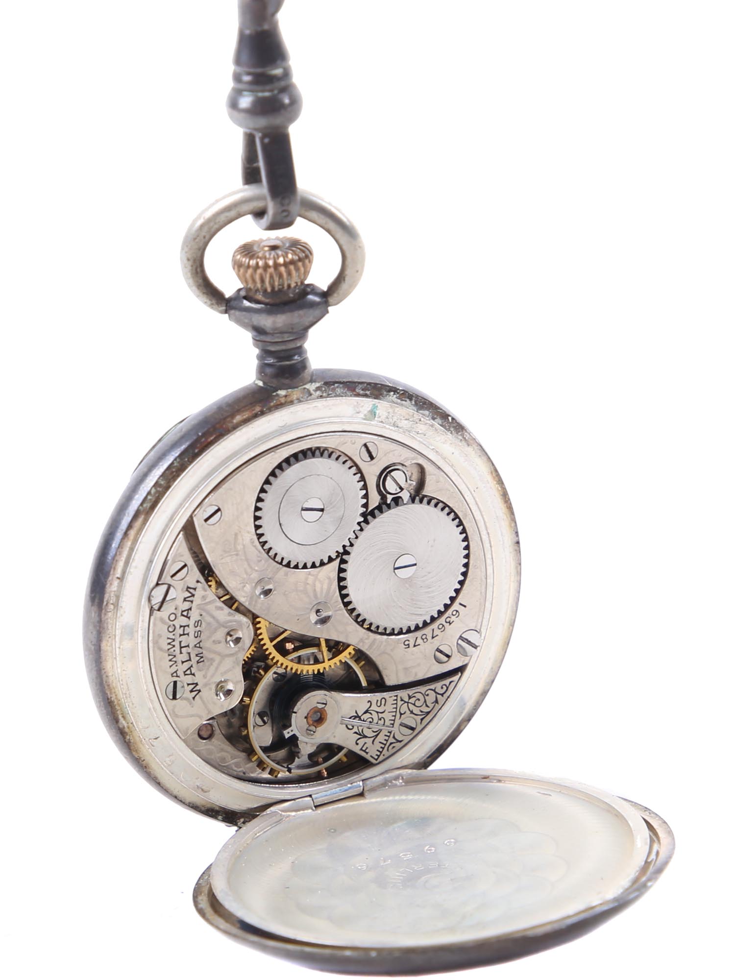 A VINTAGE SILVER WALTHAM POCKET WATCH ON A CHAIN PIC-5