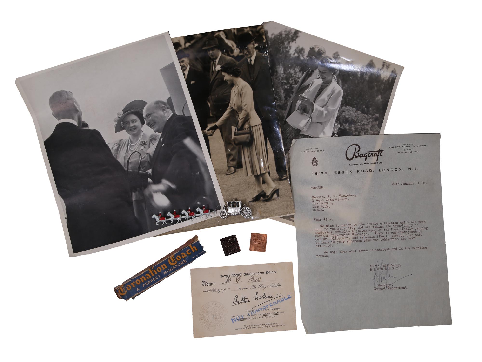 A LOT OF EIGHT QUEEN ELIZABETH II RELATED ITEMS PIC-0