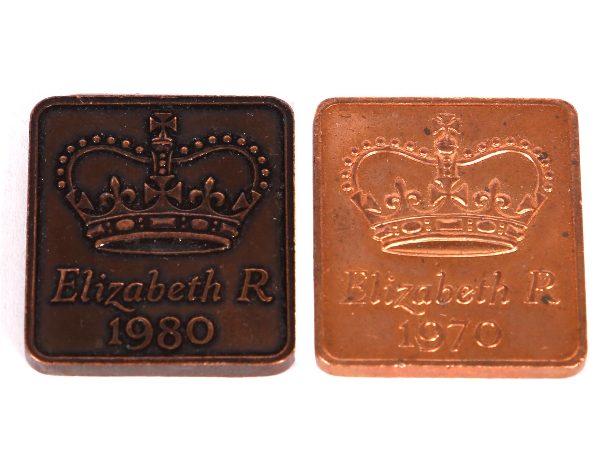 A LOT OF EIGHT QUEEN ELIZABETH II RELATED ITEMS PIC-10