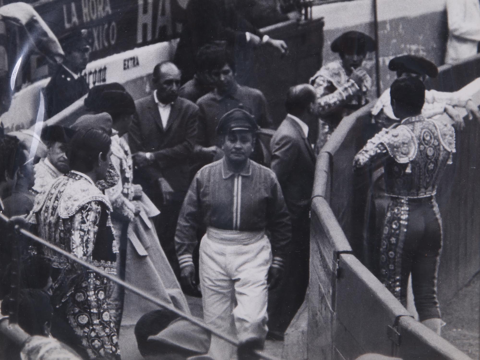 VINTAGE PHOTO MEXICAN MATADORS BY ROBERT KAREKA PIC-1