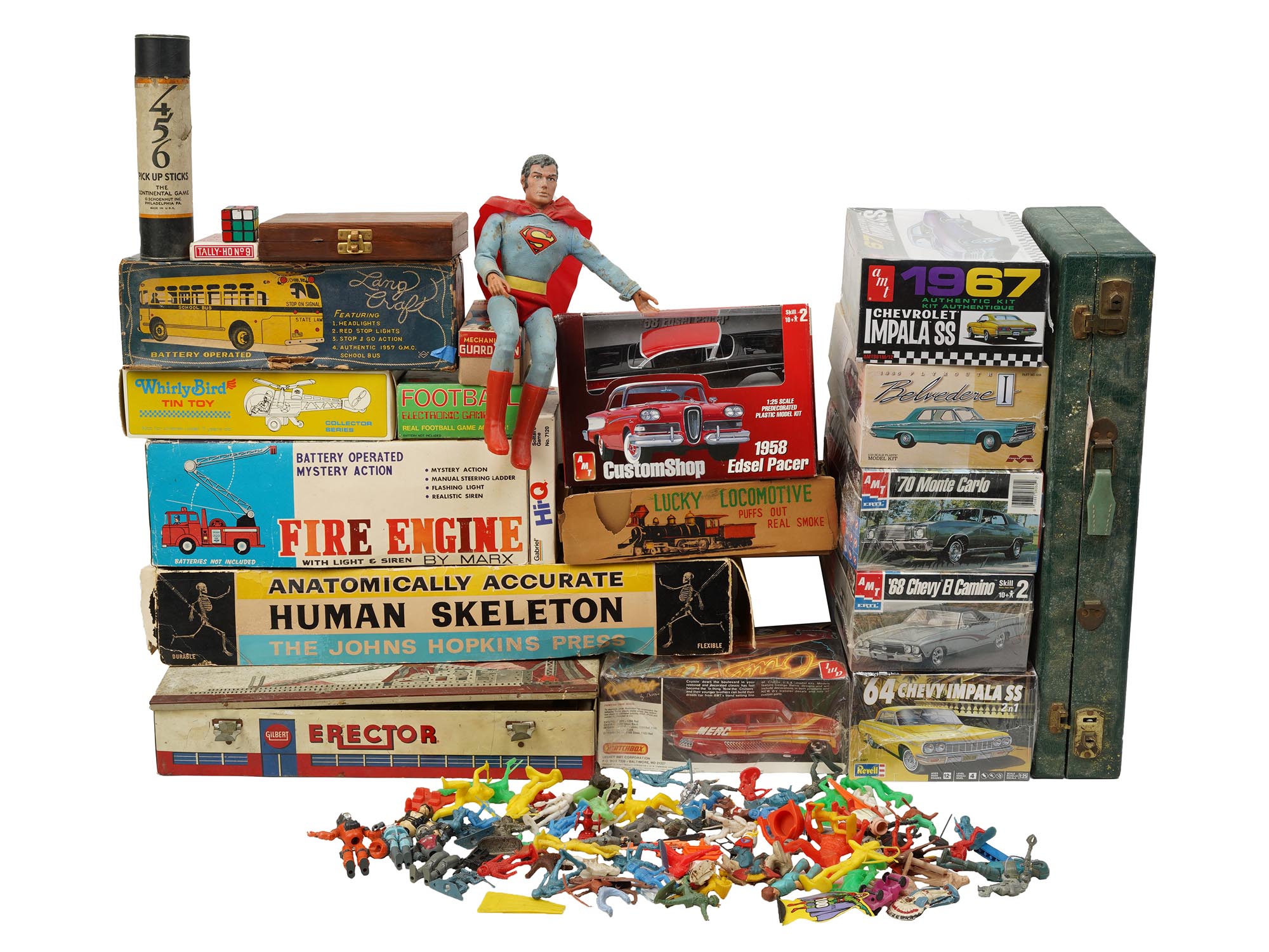 LARGE COLLECTION OF VARIOUS VINTAGE TOYS PIC-0