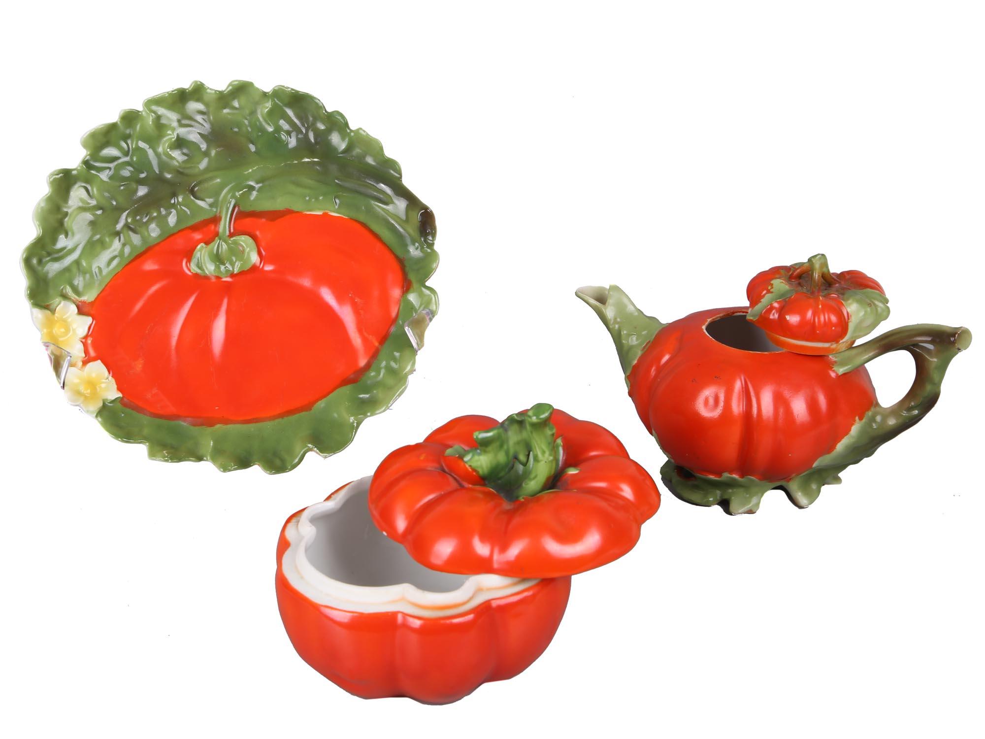 VINTAGE ROYAL BAYREUTH PORCELAIN TOMATO ITEMS PIC-1