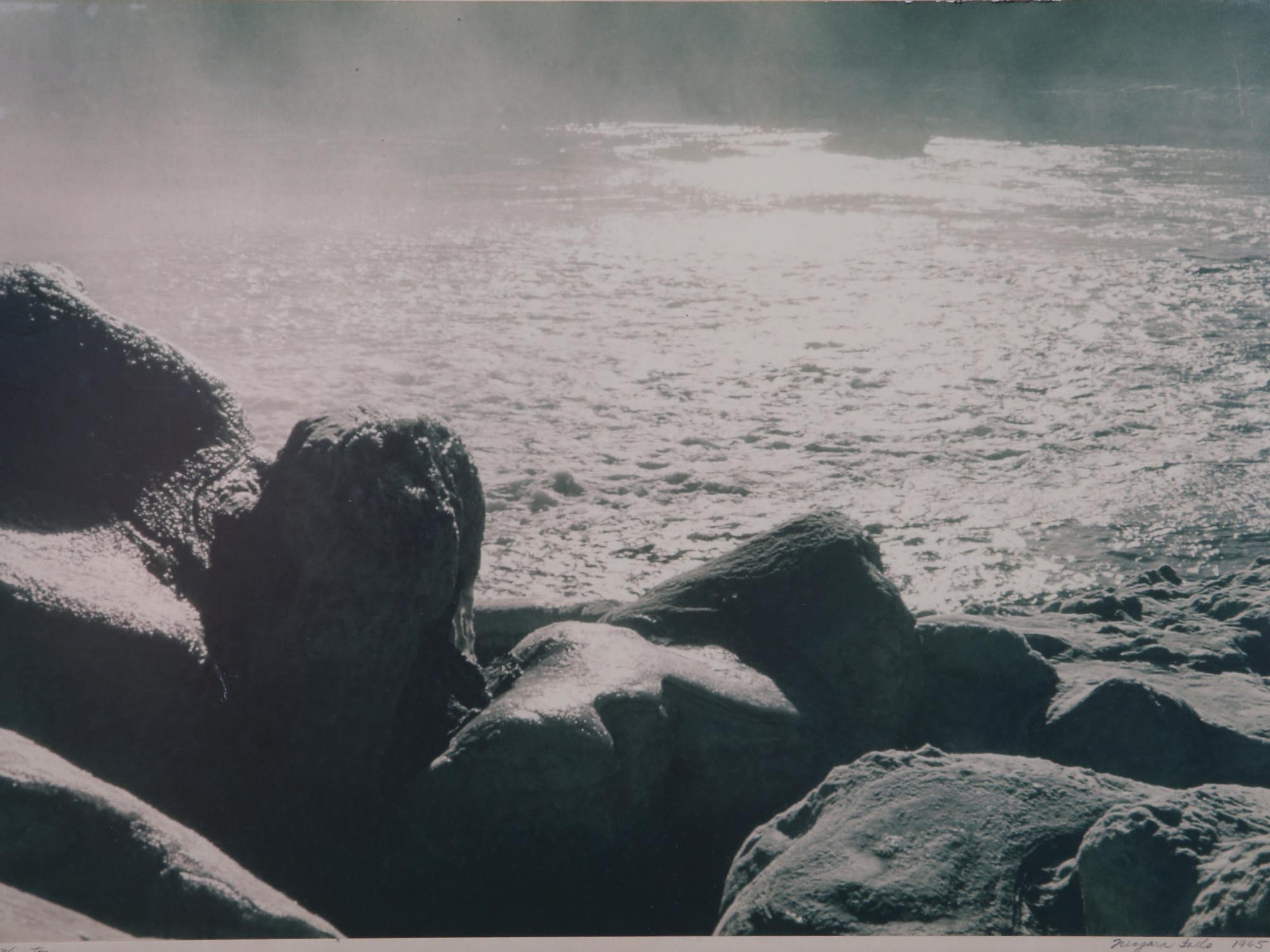 A NIAGARA FALLS PHOTOGRAPH BY LIONEL R WINSTON PIC-0