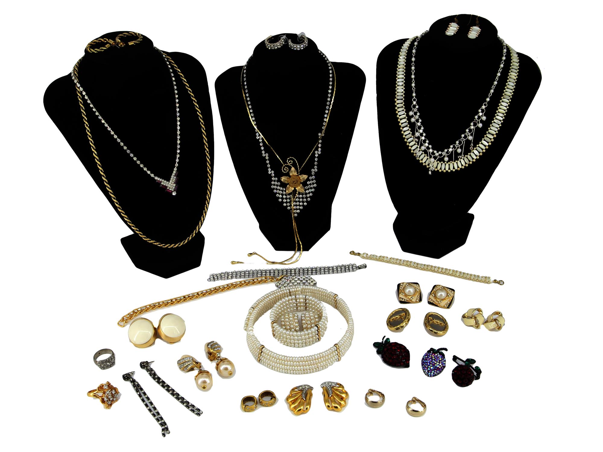 A VINTAGE MID CENTURY LUXURIOUS COSTUME JEWELRY PIC-0
