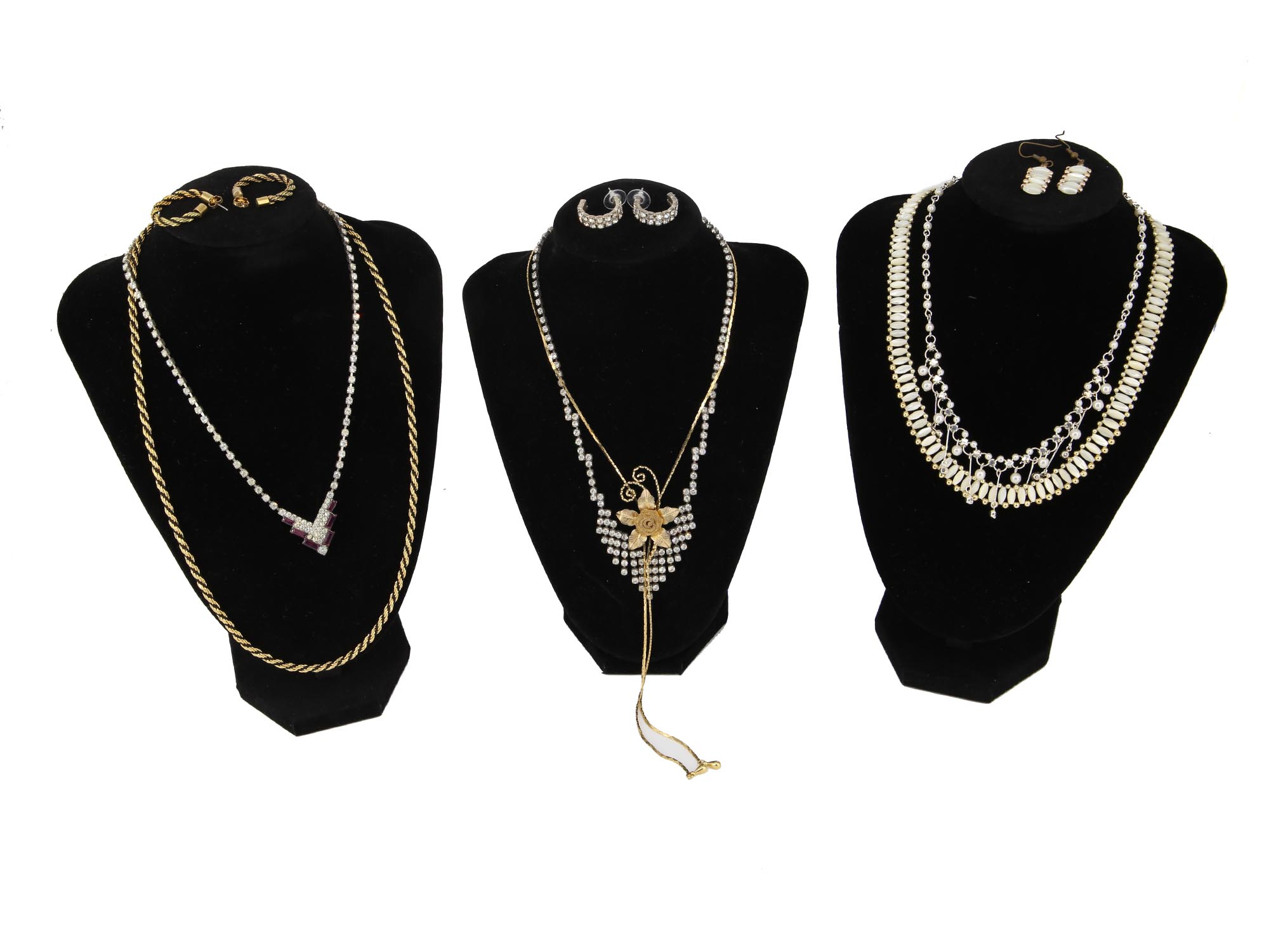 A VINTAGE MID CENTURY LUXURIOUS COSTUME JEWELRY PIC-1