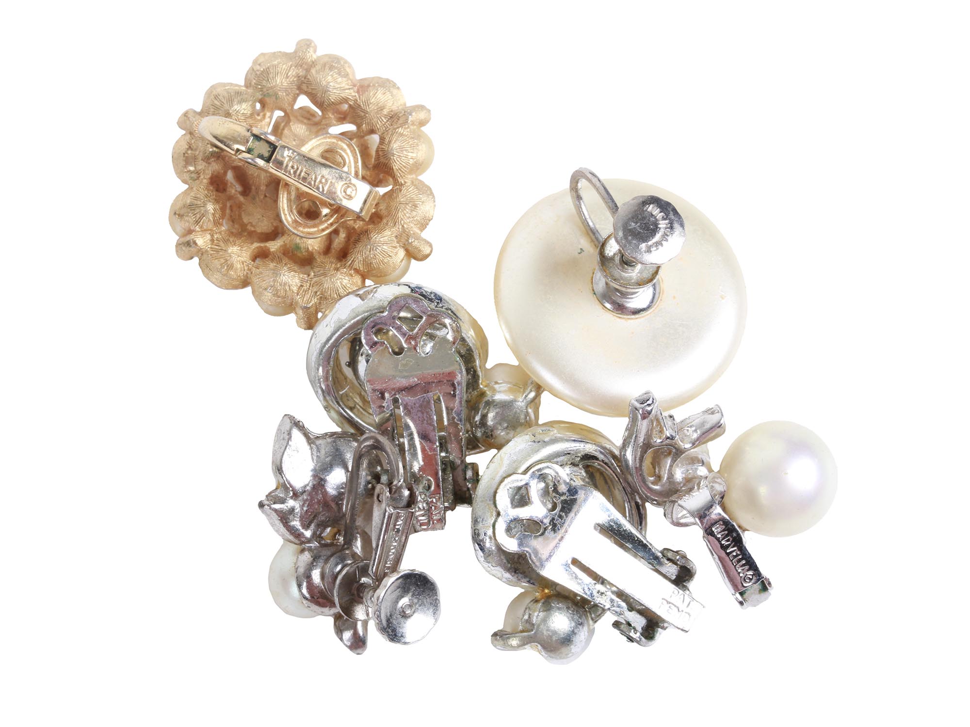 A LARGE LOT OF RETRO AND VINTAGE PEARL JEWELRY PIC-7