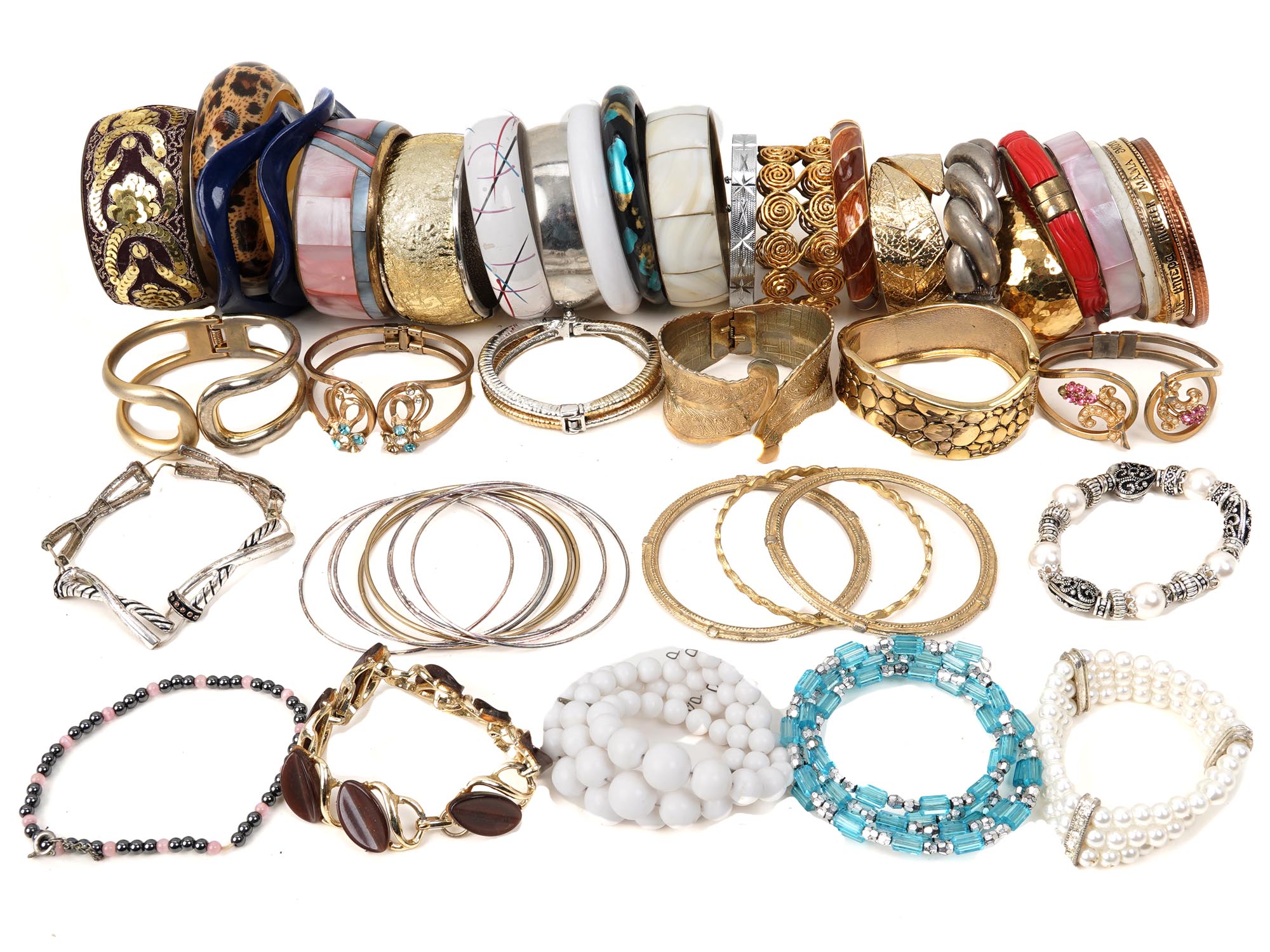 A LARGE COLLECTION OF COSTUME JEWELRY BRACELETS PIC-0