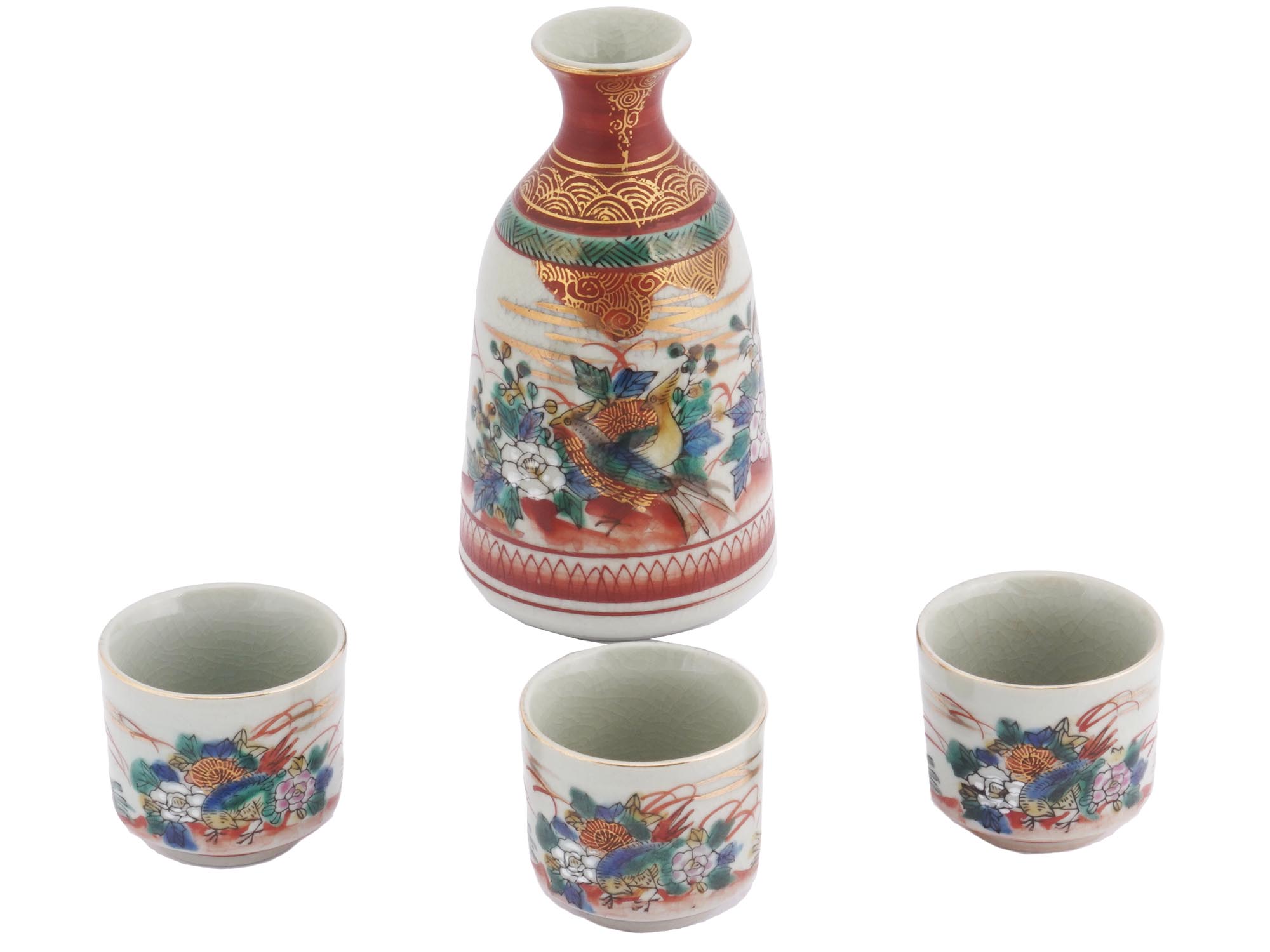 VINTAGE JAPANESE PORCELAIN SAKE BOTTLE AND CUPS PIC-0