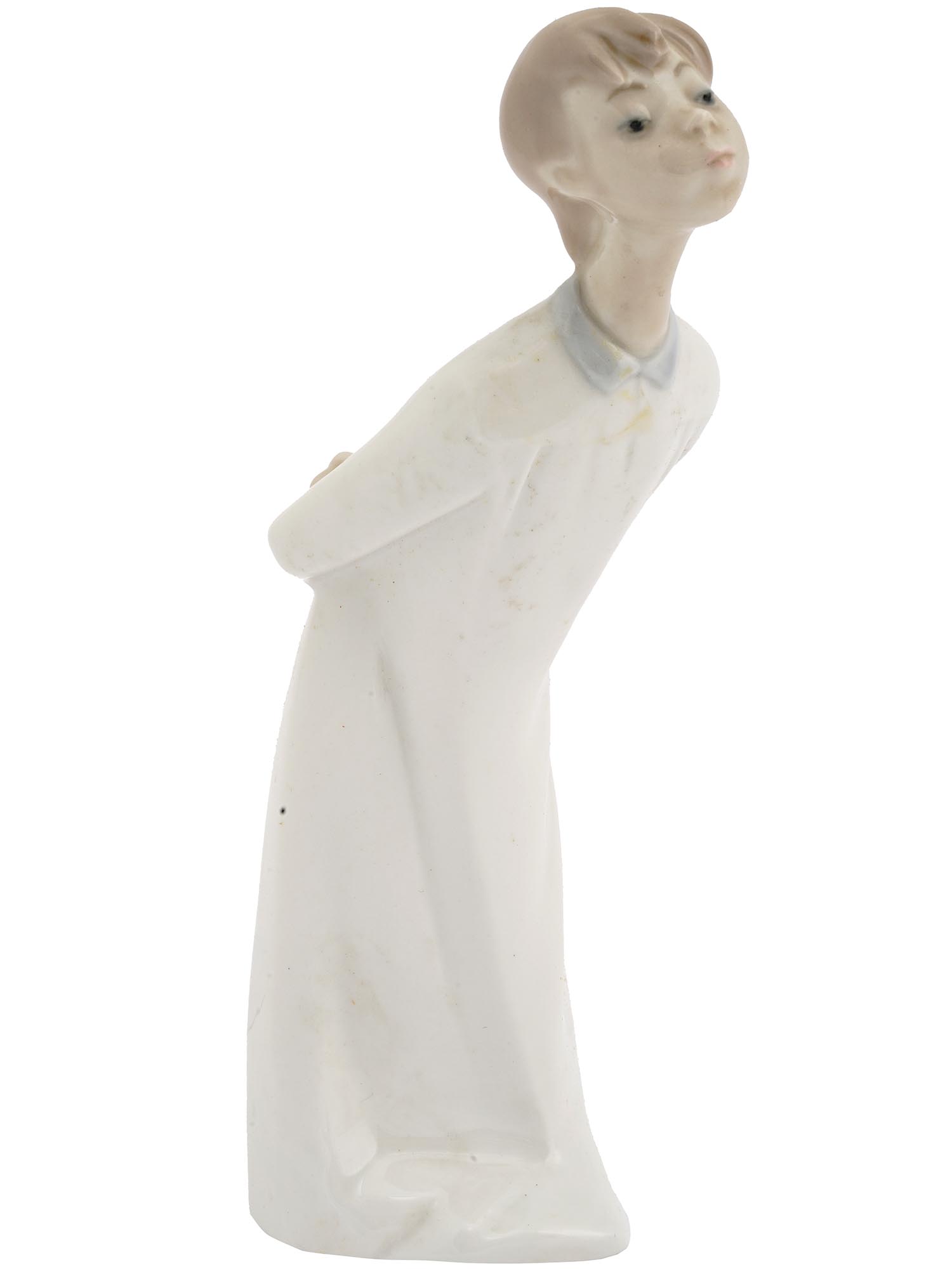 LLADRO PORCELAIN FIGURINE BOY BLOWING KISSES IOB PIC-0