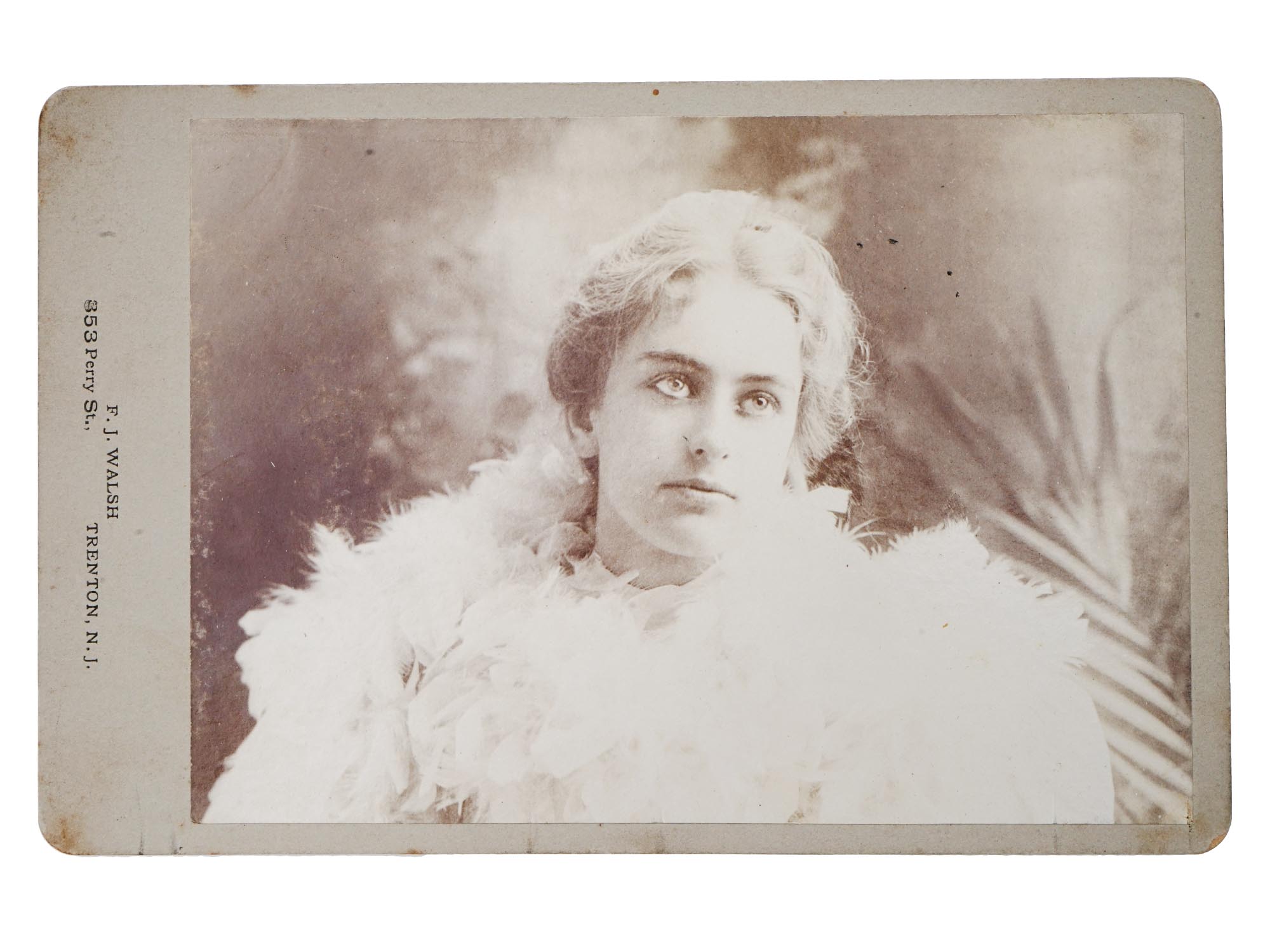 ANTIQUE LATE 19TH C CABINET PHOTOGRAPHS OF WOMEN PIC-4