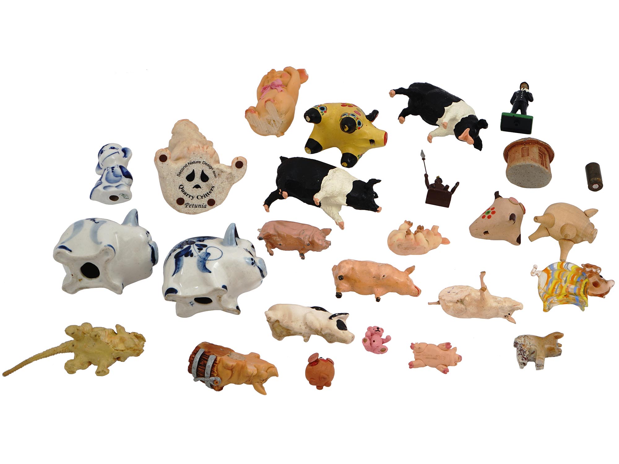 LARGE COLLECTION OF PIG FIGURINES AND OTHER TOYS PIC-2