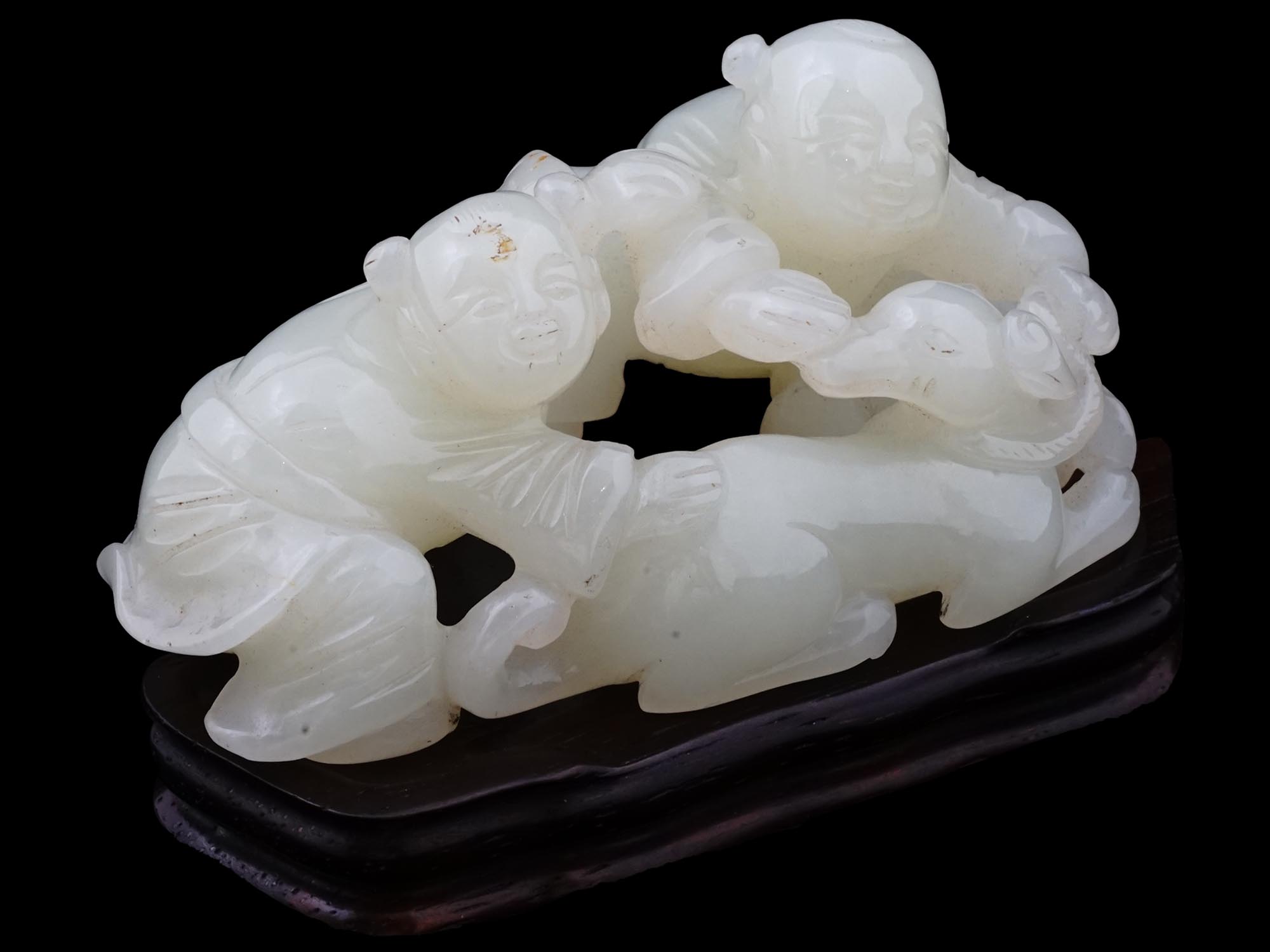 CHINESE QING DYNASTY CARVED JADE FIGURINE ON BASE PIC-0
