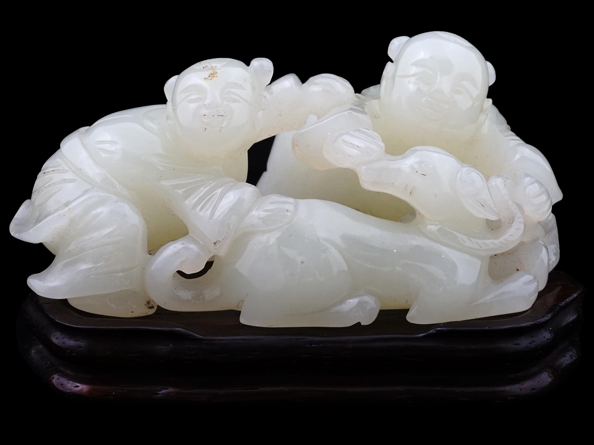 CHINESE QING DYNASTY CARVED JADE FIGURINE ON BASE PIC-1
