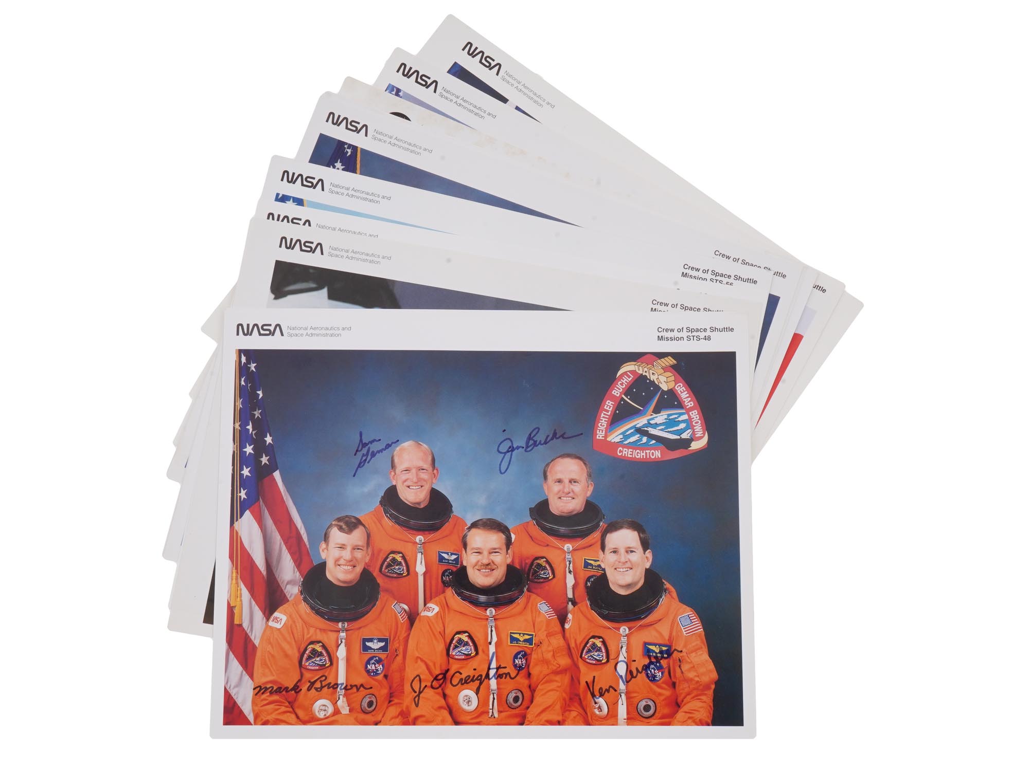 LOT 15 NASA PHOTOS AUTOGRAPHED BY SHUTTLES CREWS PIC-0