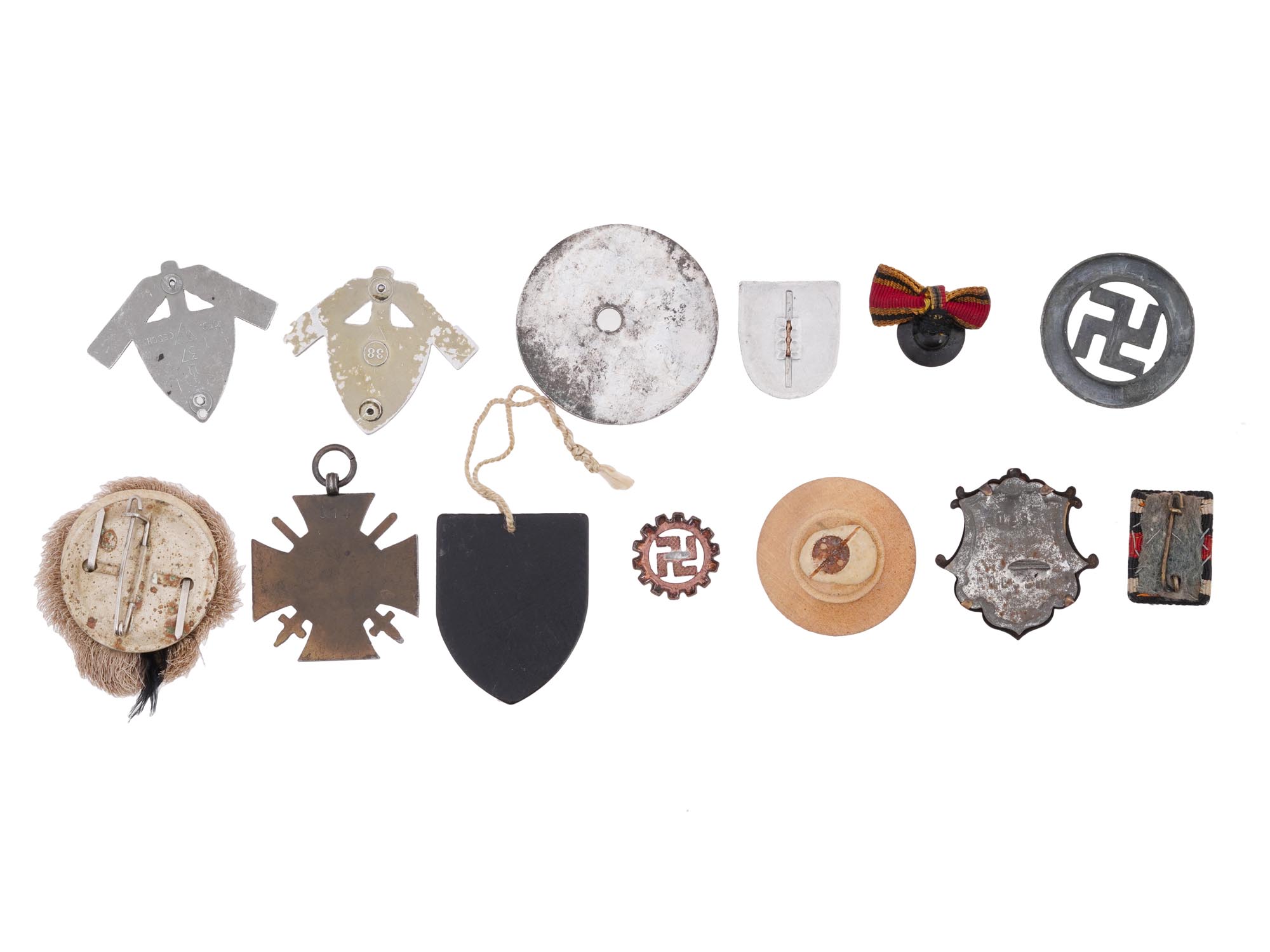 WWI AND WWII NAZI GERMAN BADGES AND MEDALS PIC-1