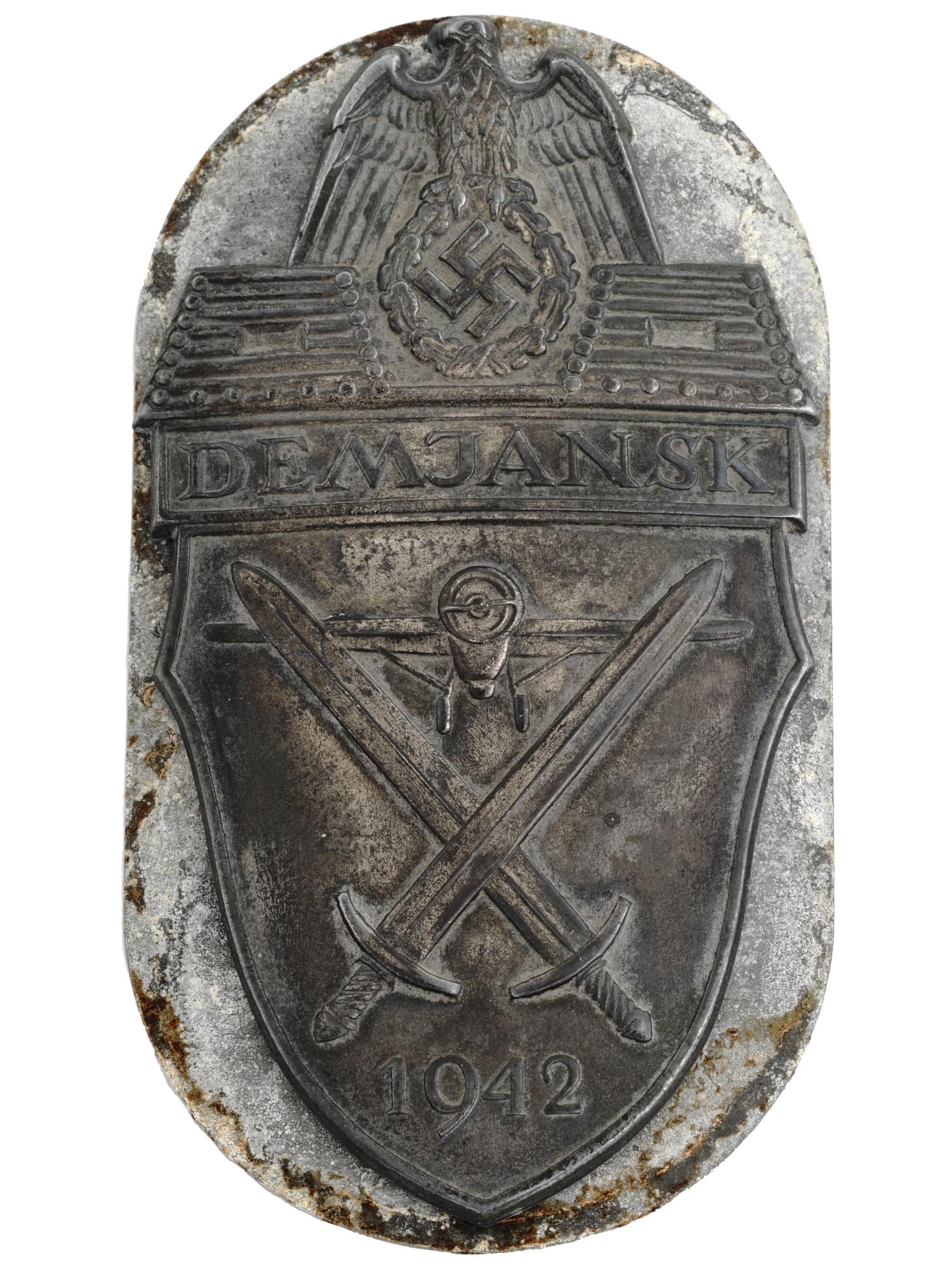 WWII NAZI GERMAN DEMJANSK SHIELD MILITARY BADGE PIC-0