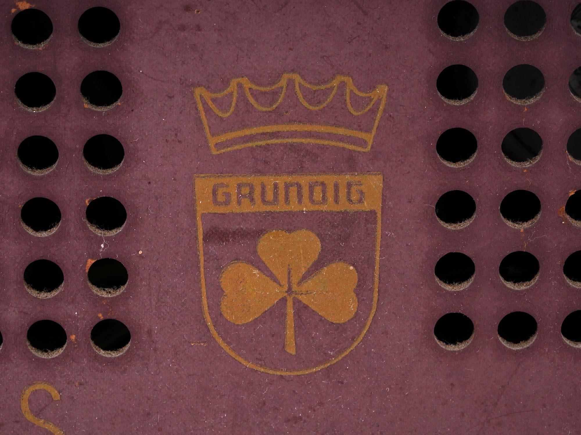GERMAN GRUNDIG MAJESTIC MODEL 997 US TABLE RADIO PIC-6