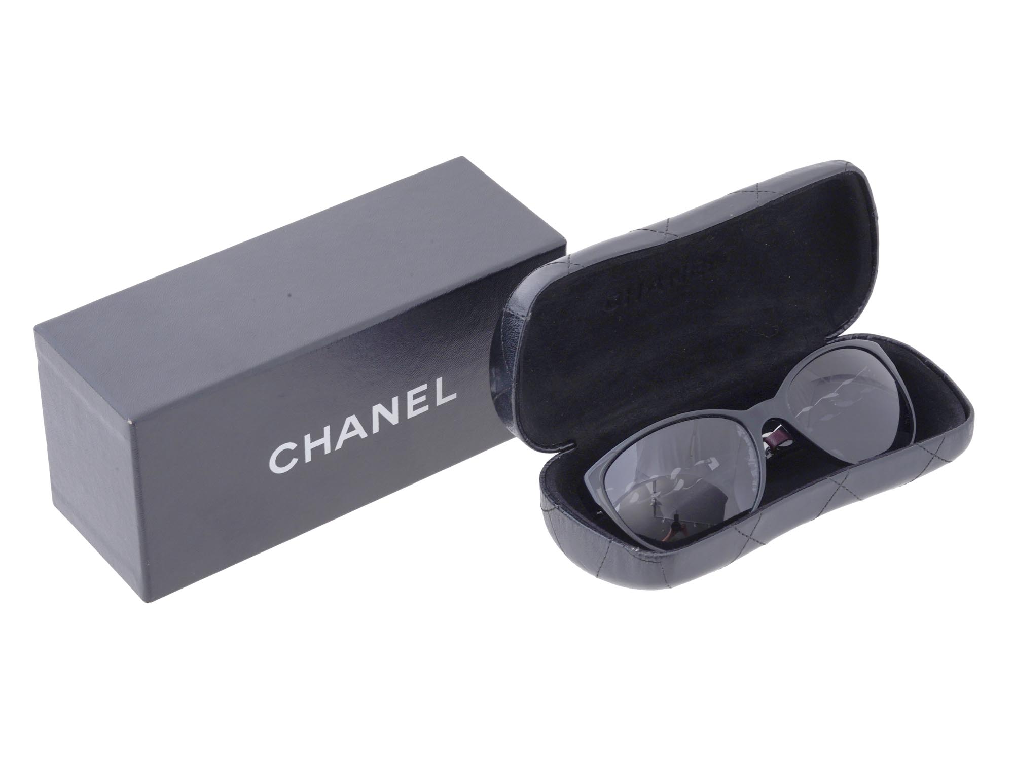 CHANEL LADIES CAT EYE SUNGLASSES WITH CASE IOB PIC-1