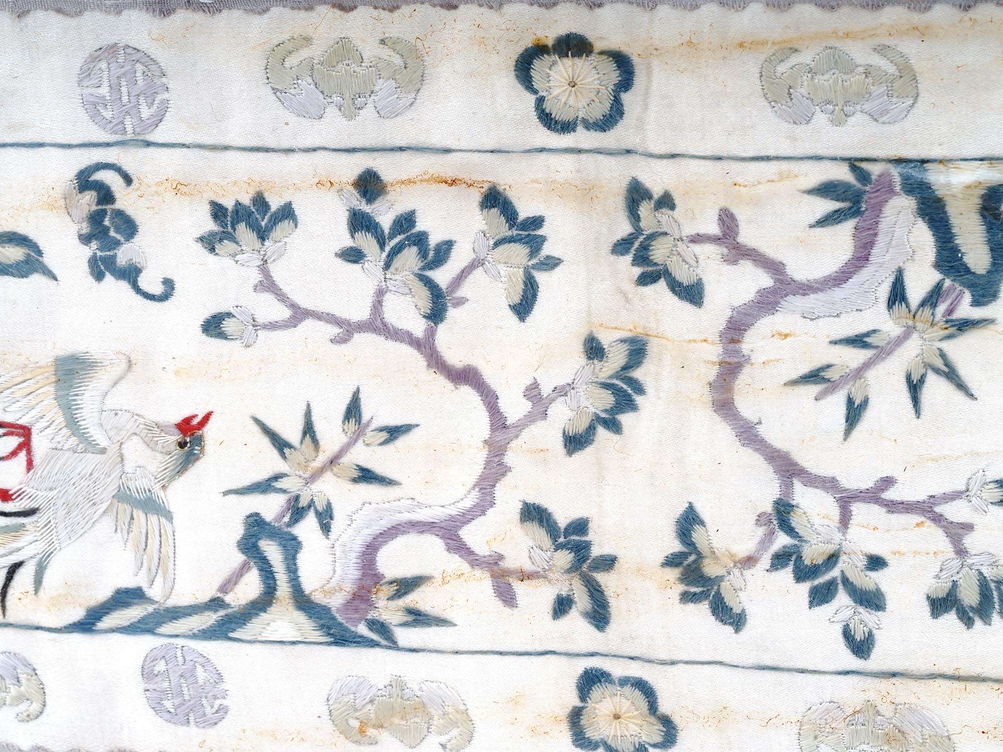 ANTIQUE CHINESE HAND EMBROIDERED ON SILK SCROLL PIC-1