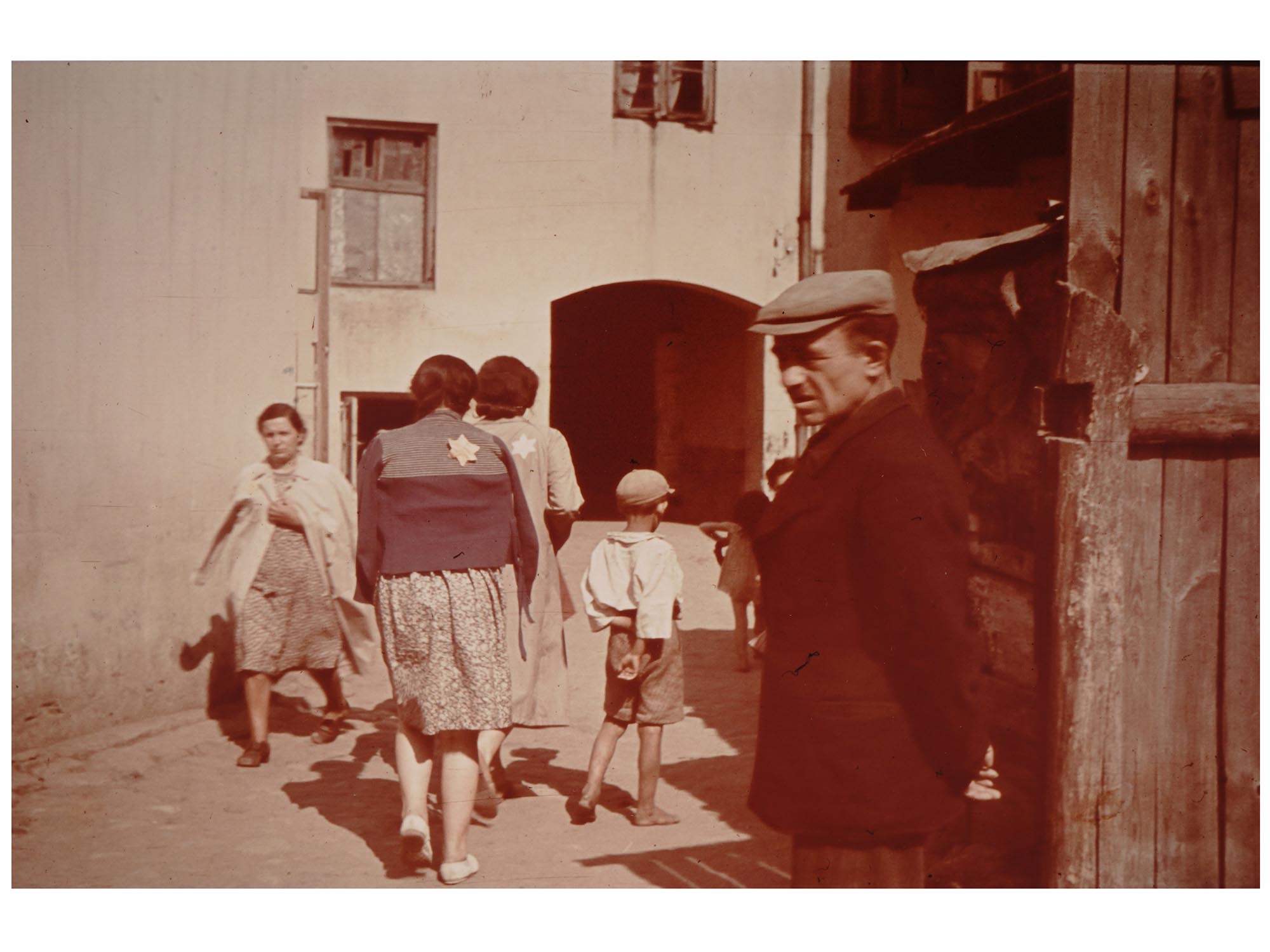 GROUP OF 8 HOLOCAUST PHOTOS OF WARSAW GHETTO PIC-3