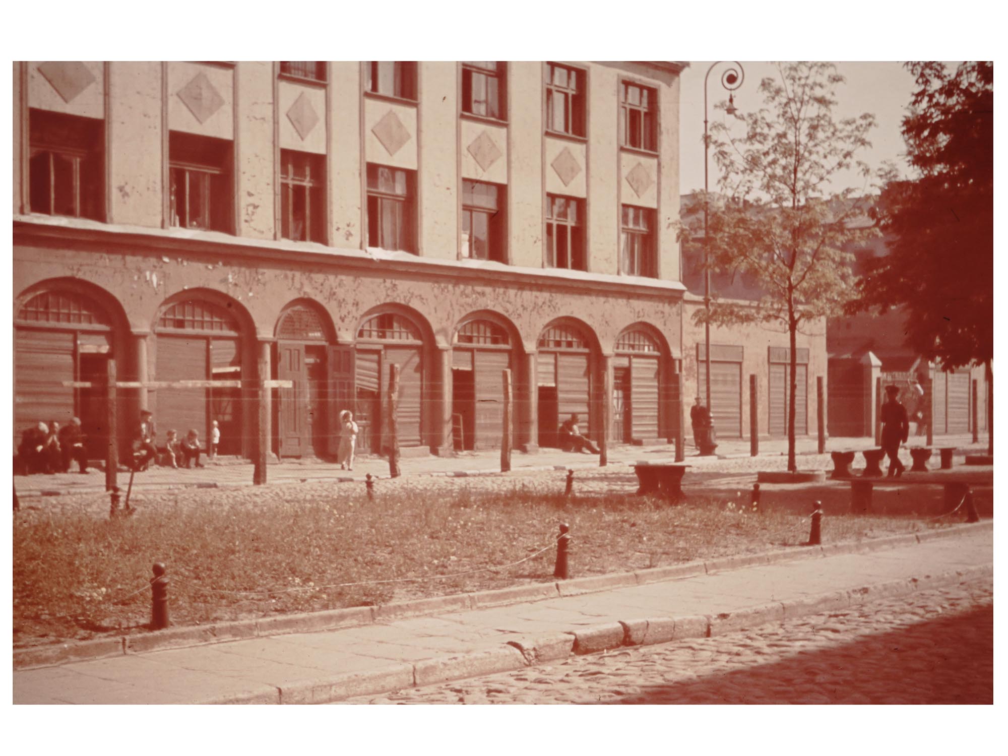 GROUP OF 8 HOLOCAUST PHOTOS OF WARSAW GHETTO PIC-6