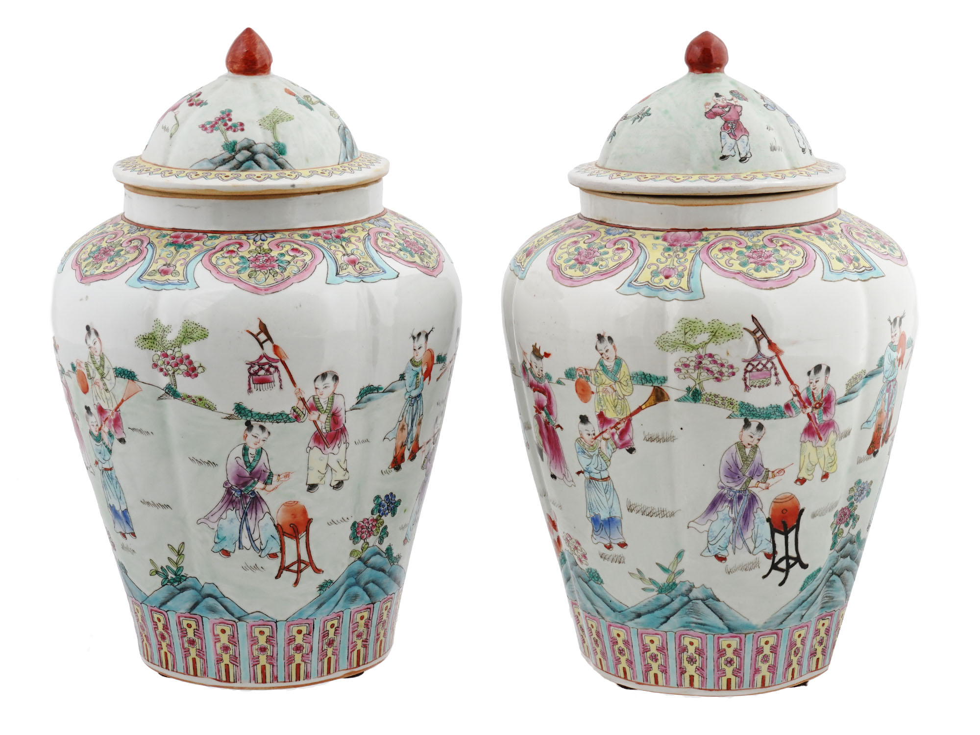 ANTIQUE CHINESE FAMILLE ROSE PORCELAIN URN VASES PIC-2