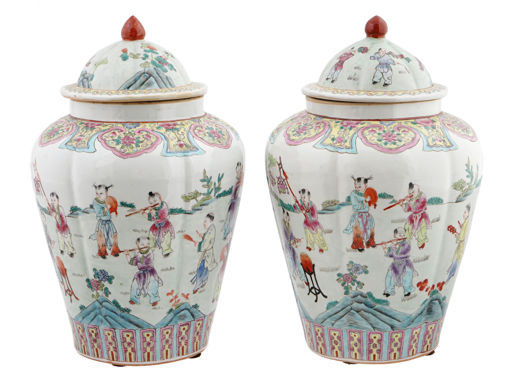 ANTIQUE CHINESE FAMILLE ROSE PORCELAIN URN VASES PIC-3