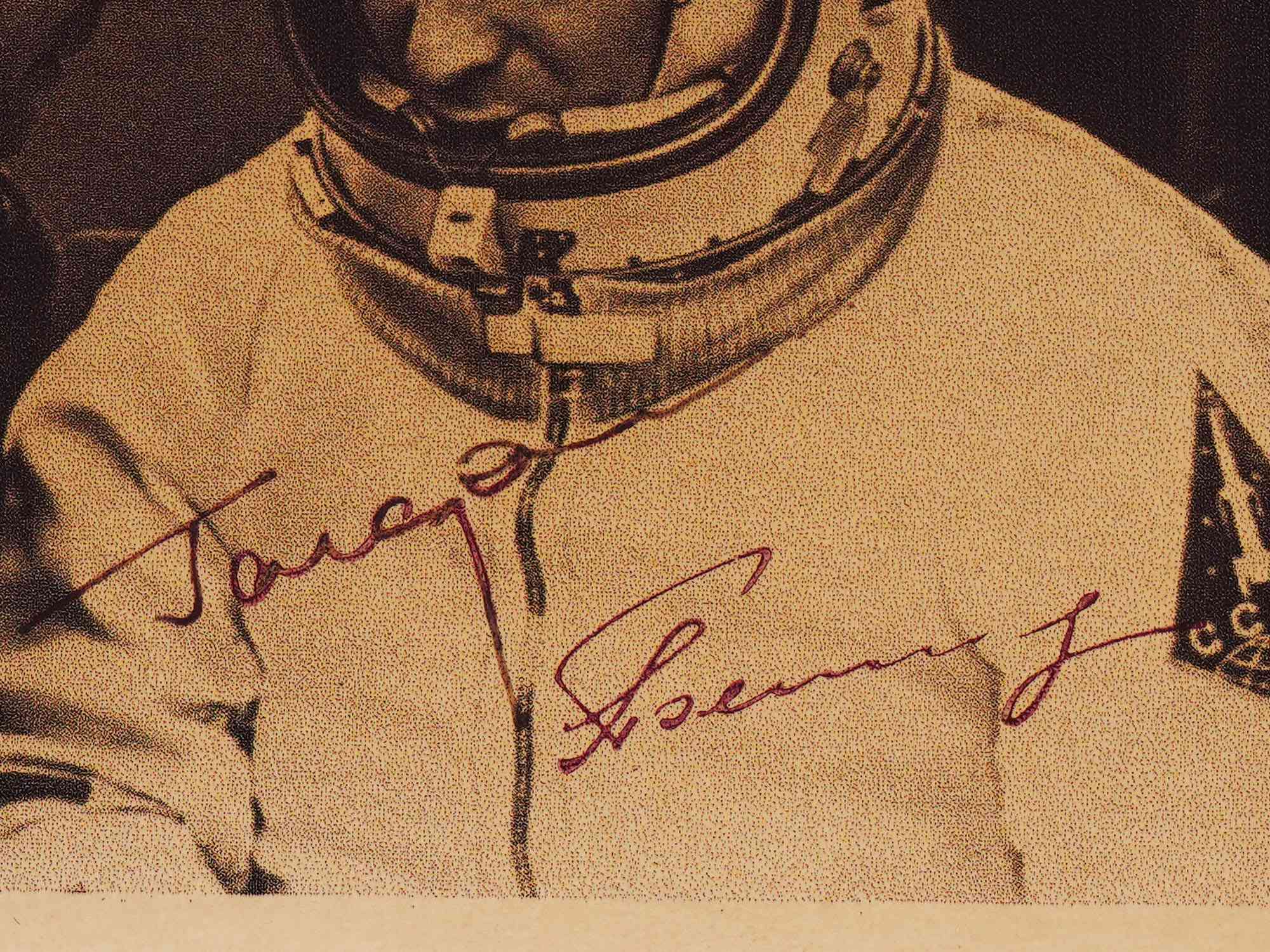SOVIET PHOTO AUTOGRAPHED BY GAGARIN AND BELYAYEV PIC-1