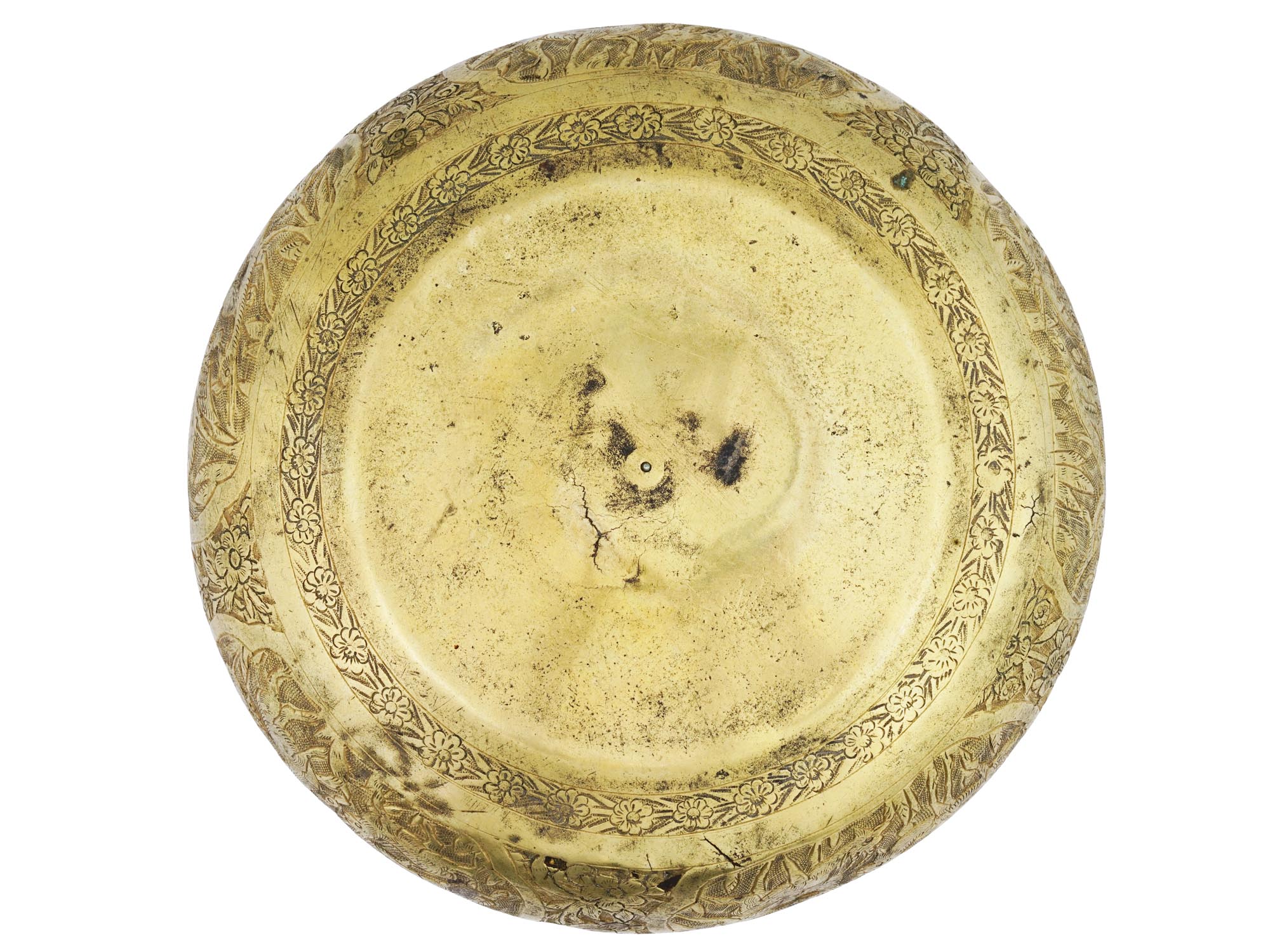 ANTIQUE ISLAMIC BRASS BOWL WITH ENGRAVED DECORATIONS PIC-4