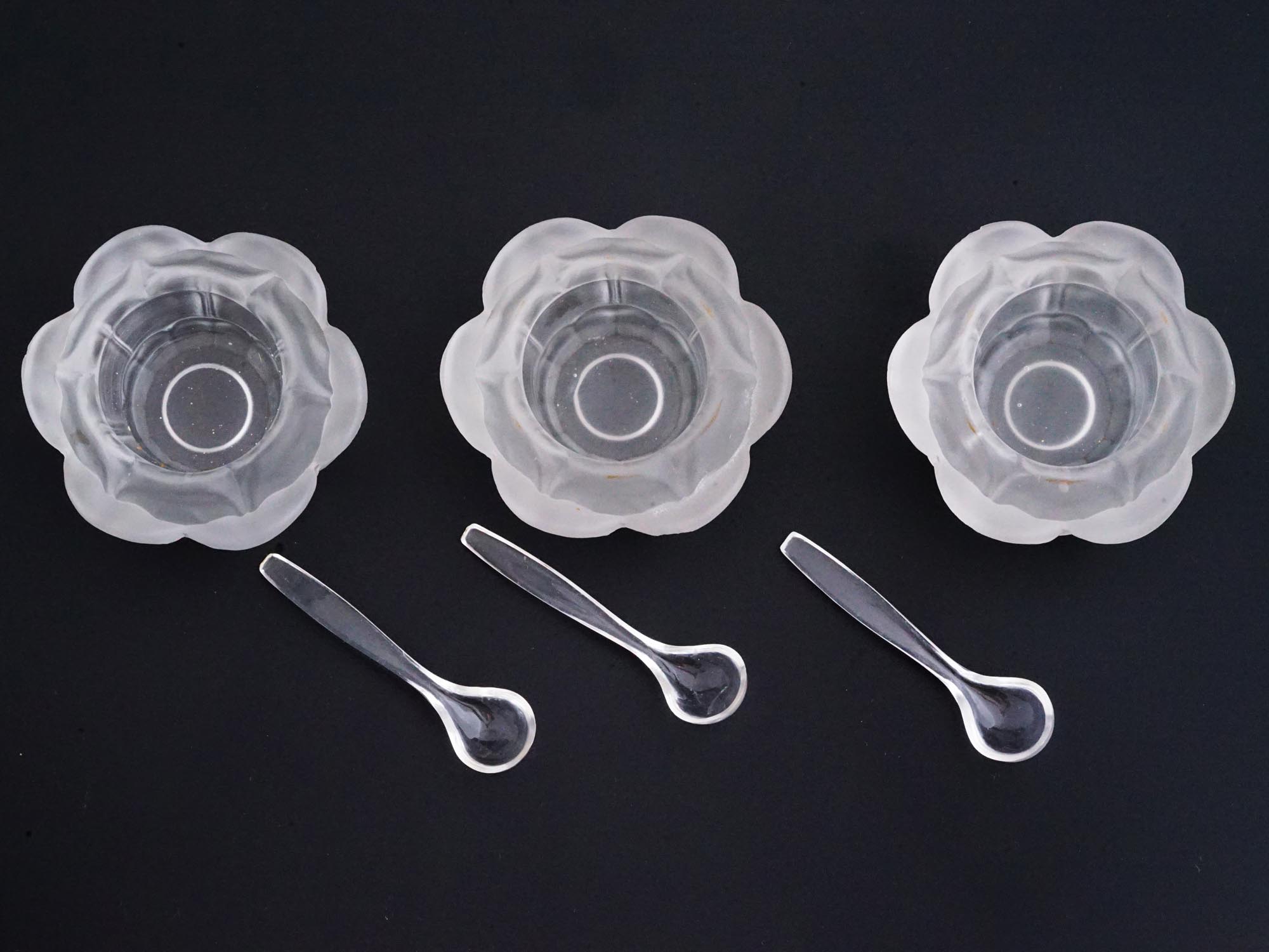 WILLIAM ADAMS FROSTED GLASS SALT CELLAR SPOONS SET PIC-2