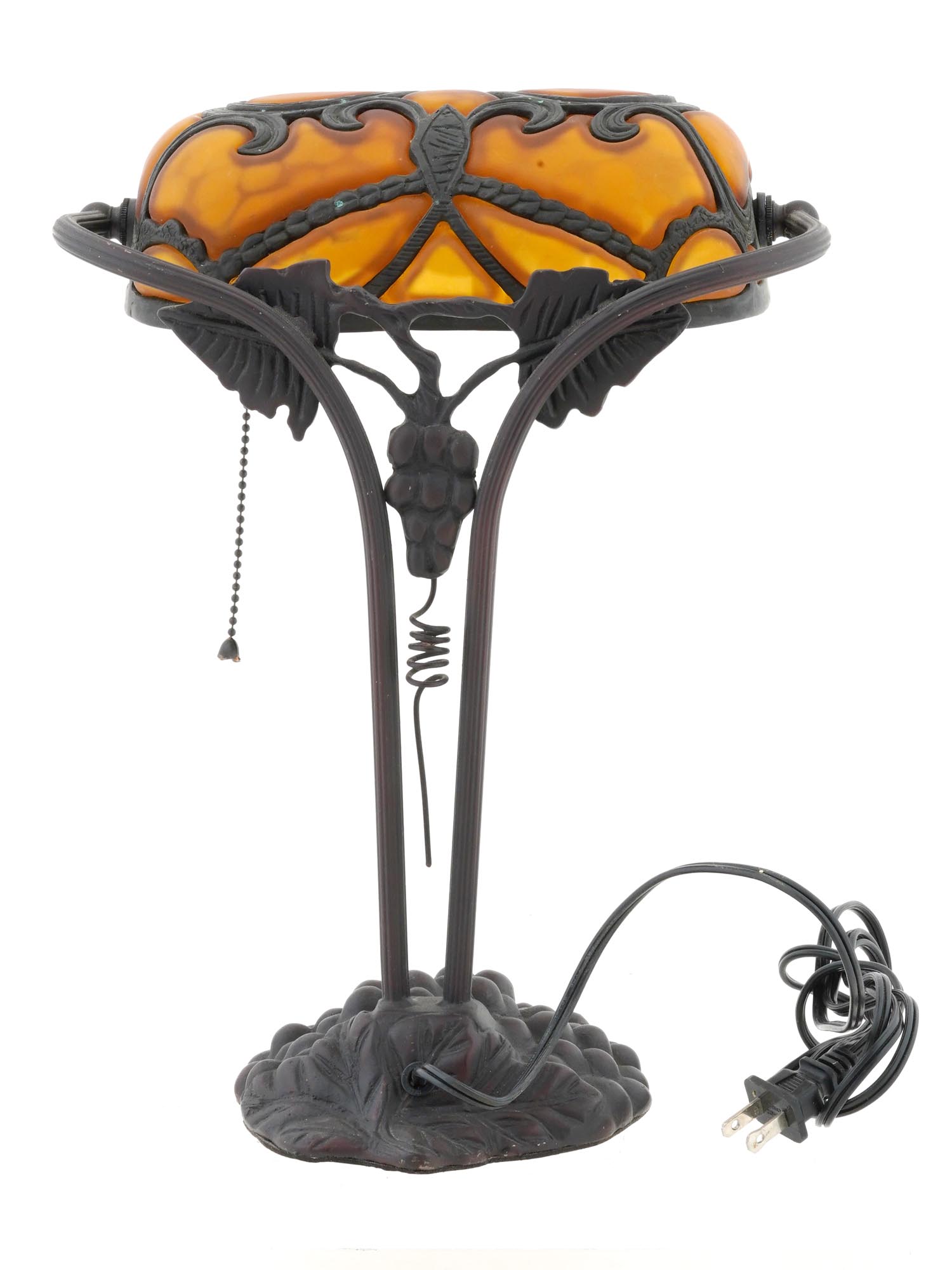 TIFFANY STYLE LEADED GLASS GRAPEVINE TABLE LAMP PIC-2