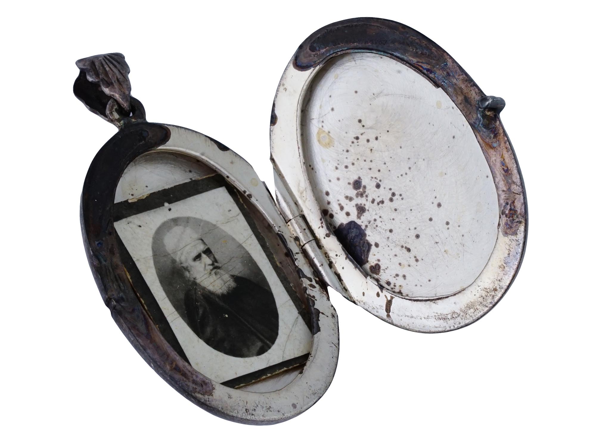 ANTIQUE VICTORIAN SILVER LOCKET W TWO PHOTOGRAPHS PIC-0